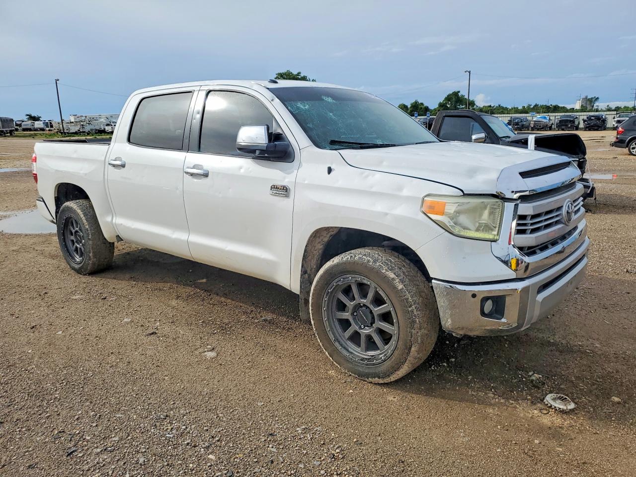 2014 Toyota Tundra 1794 Edition White vin: 5TFGY5F17EX155969