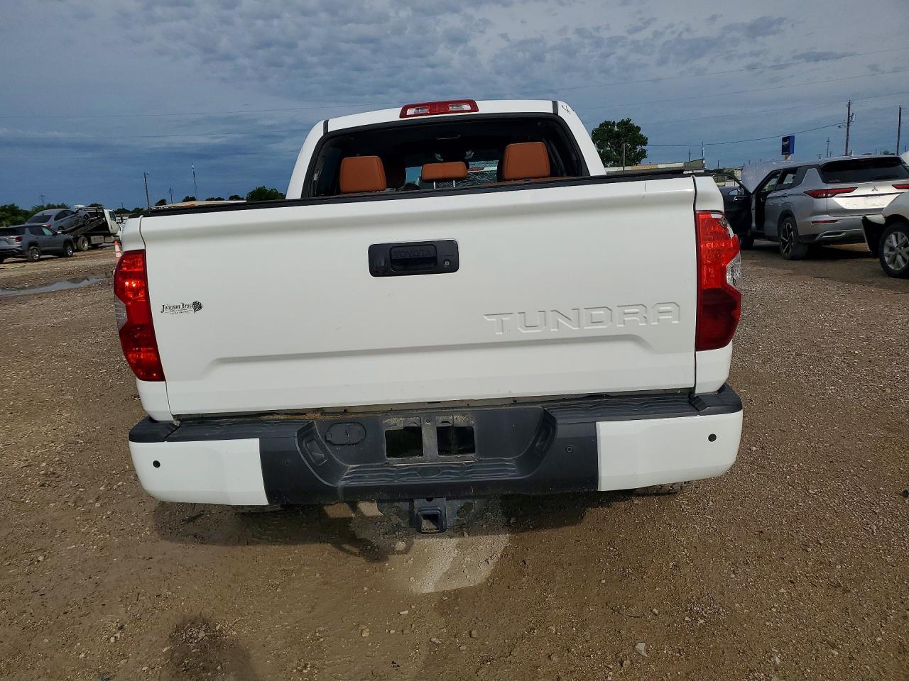 2014 Toyota Tundra 1794 Edition White vin: 5TFGY5F17EX155969