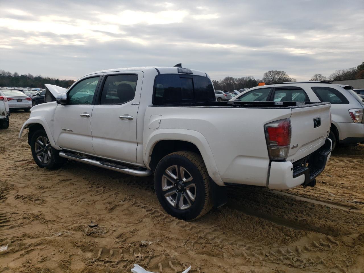 2017 Toyota Tacoma Double Cab White vin: 5TFGZ5AN5HX060385
