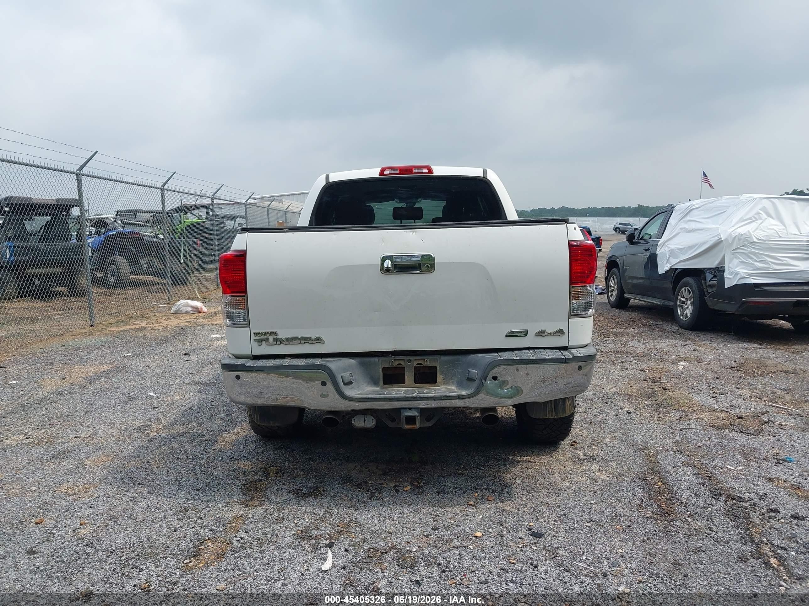 2013 Toyota Tundra Platinum 5.7l V8 White vin: 5TFHW5F10DX311603