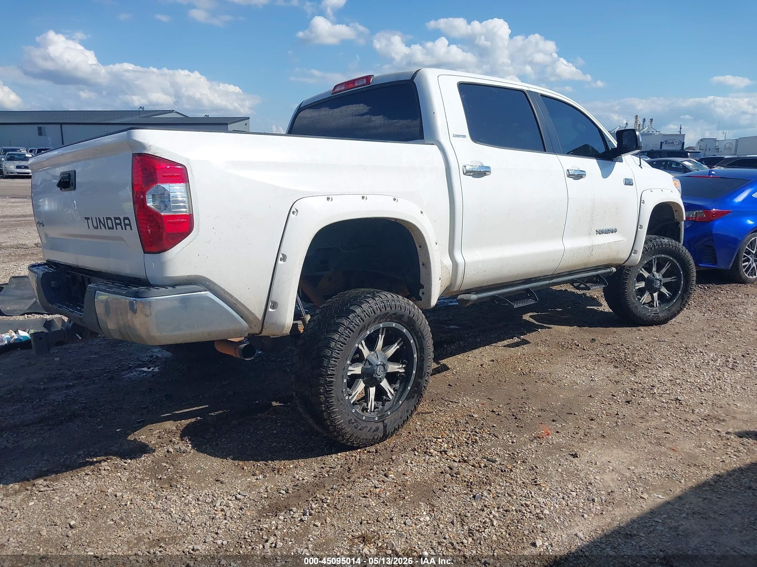 2014 Toyota Tundra Limited 5.7l V8 White vin: 5TFHW5F10EX387159