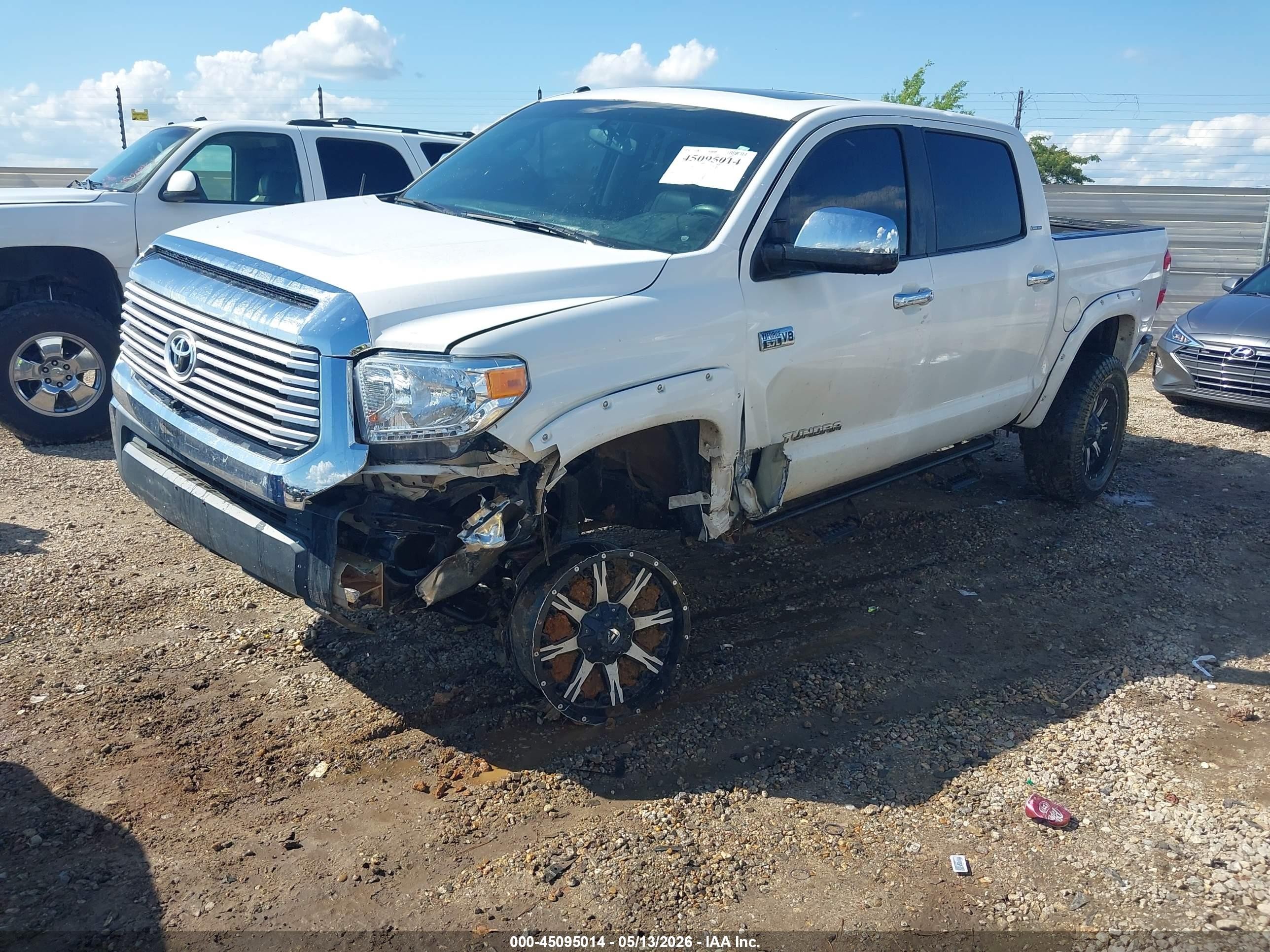 2014 Toyota Tundra Limited 5.7l V8 White vin: 5TFHW5F10EX387159