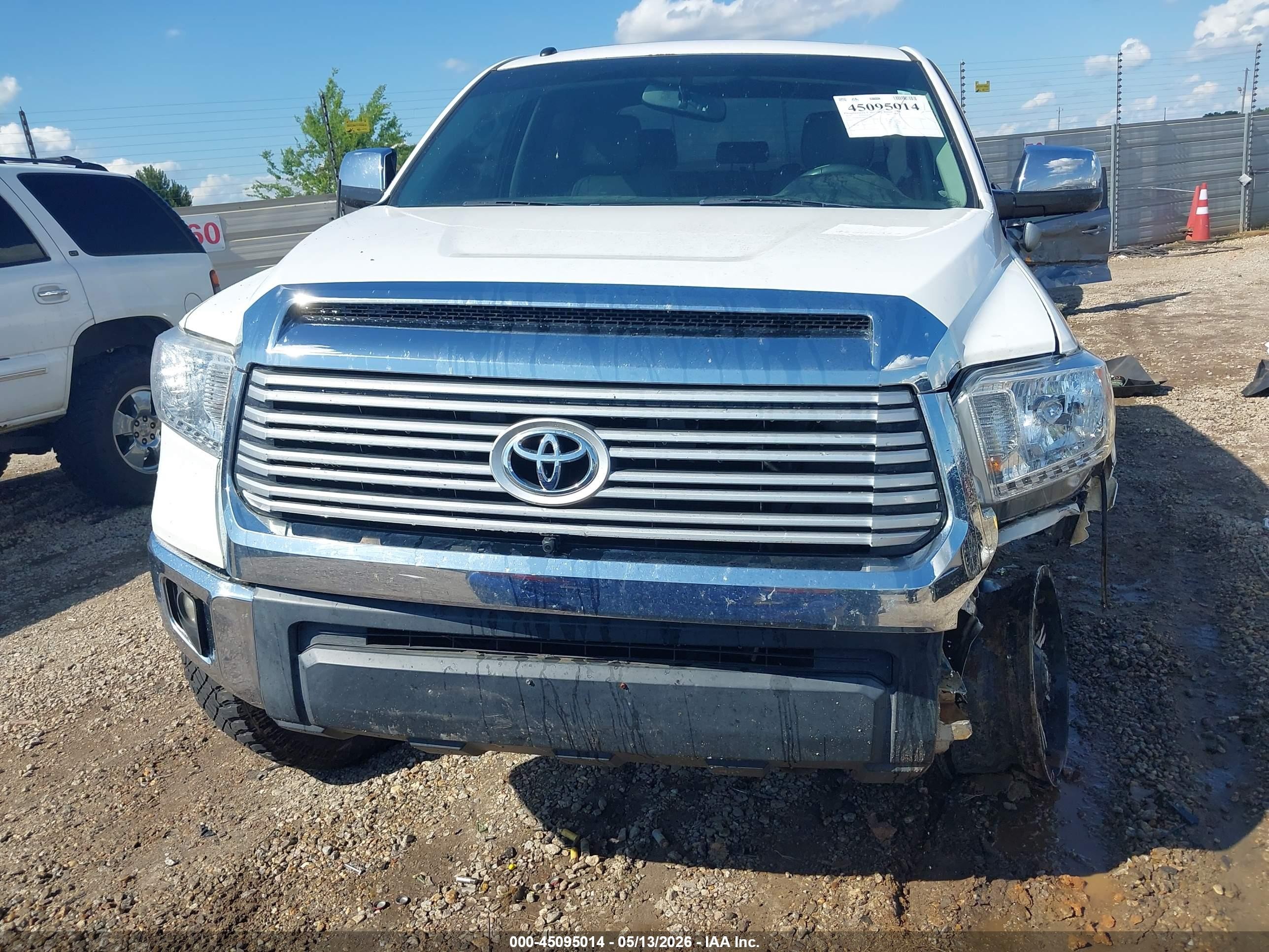 2014 Toyota Tundra Limited 5.7l V8 White vin: 5TFHW5F10EX387159