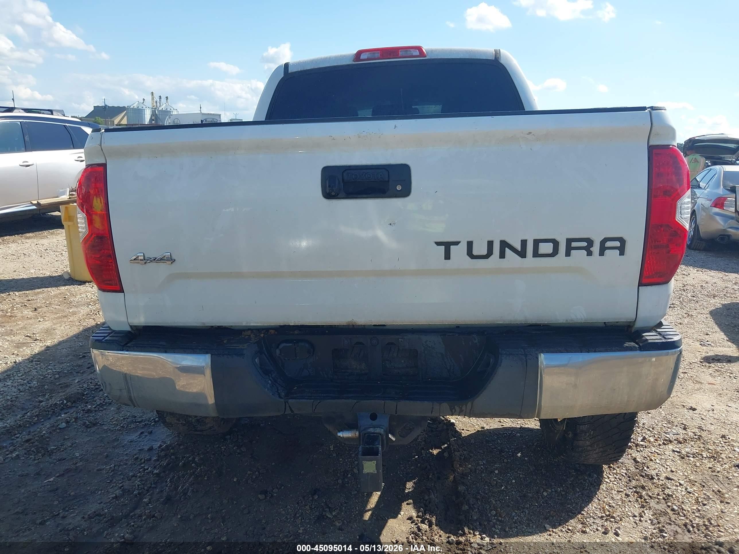 2014 Toyota Tundra Limited 5.7l V8 White vin: 5TFHW5F10EX387159