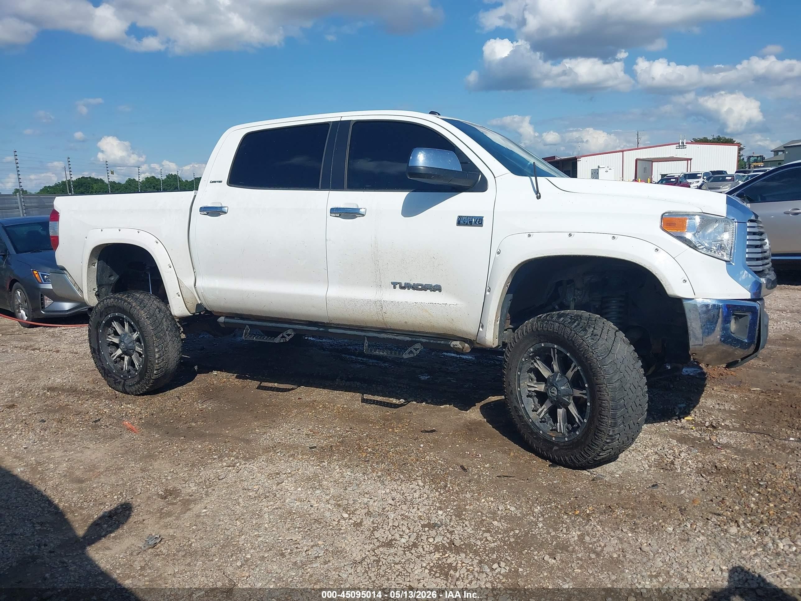 2014 Toyota Tundra Limited 5.7l V8 White vin: 5TFHW5F10EX387159