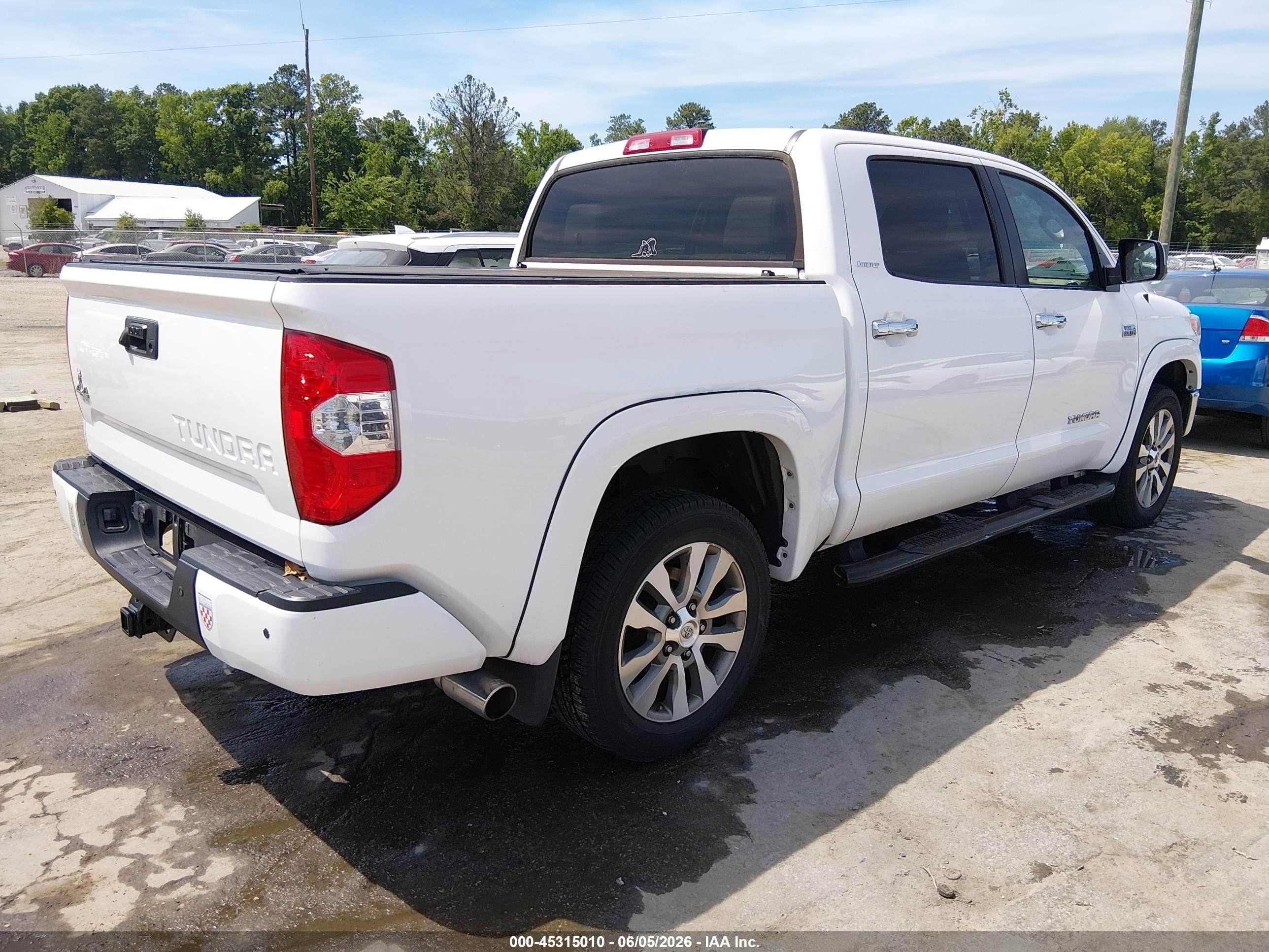 2016 Toyota Tundra Limited 5.7l V8 White vin: 5TFHW5F10GX577532