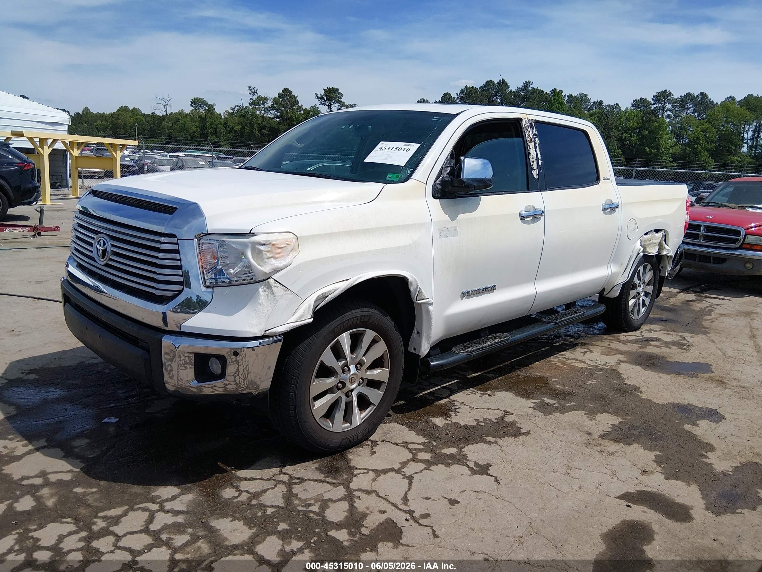 2016 Toyota Tundra Limited 5.7l V8 White vin: 5TFHW5F10GX577532