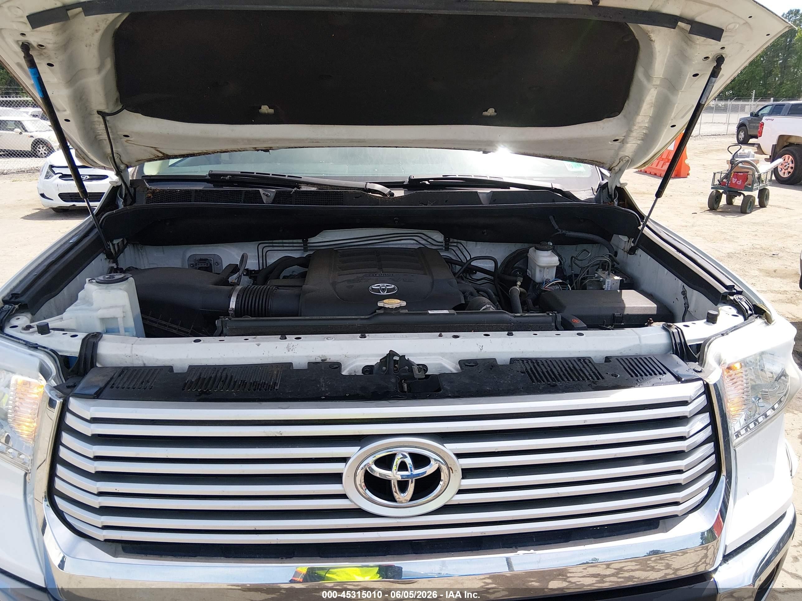 2016 Toyota Tundra Limited 5.7l V8 White vin: 5TFHW5F10GX577532