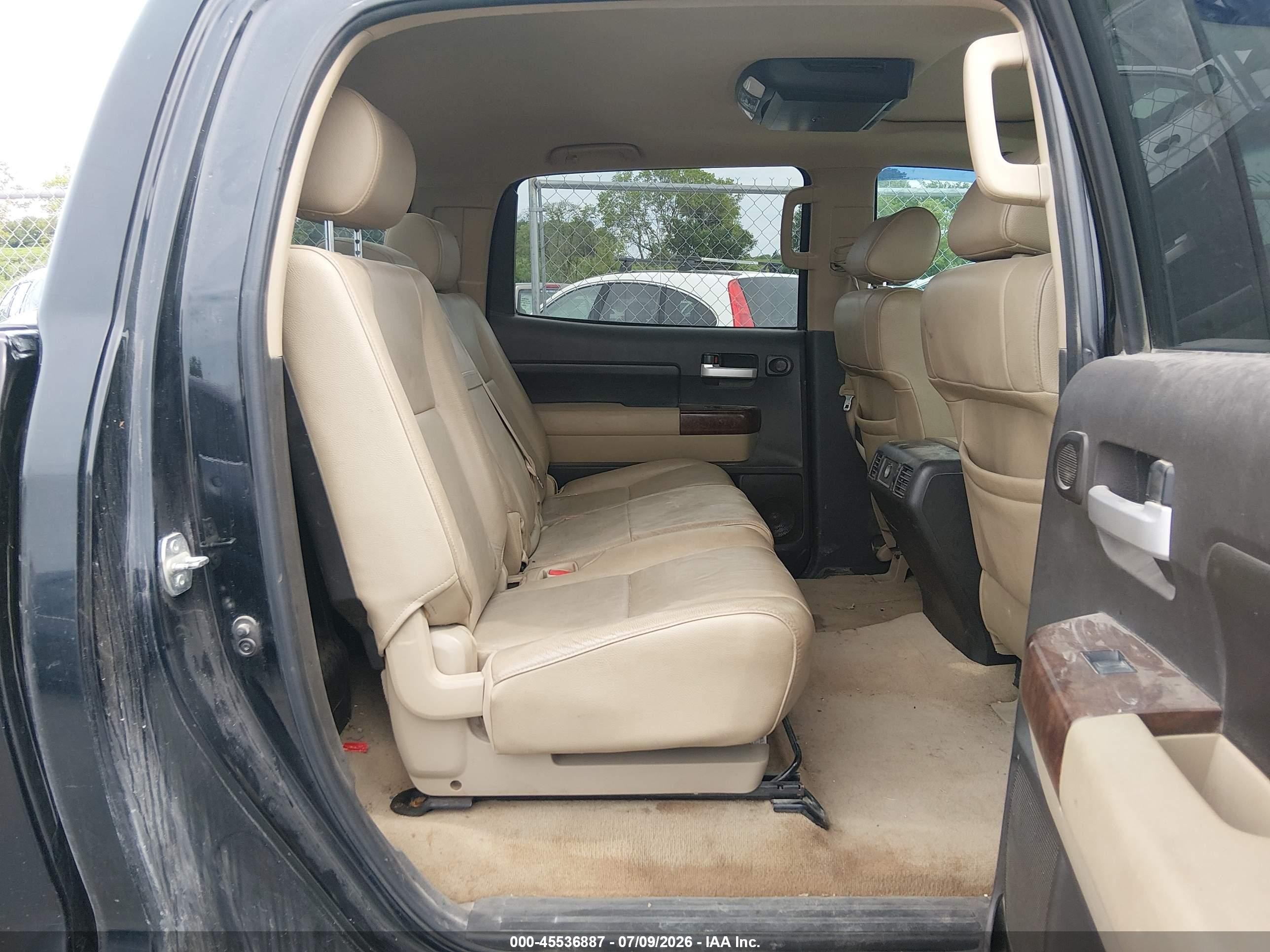 2010 Toyota Tundra Limited 5.7l V8 Черный vin: 5TFHW5F11AX114189