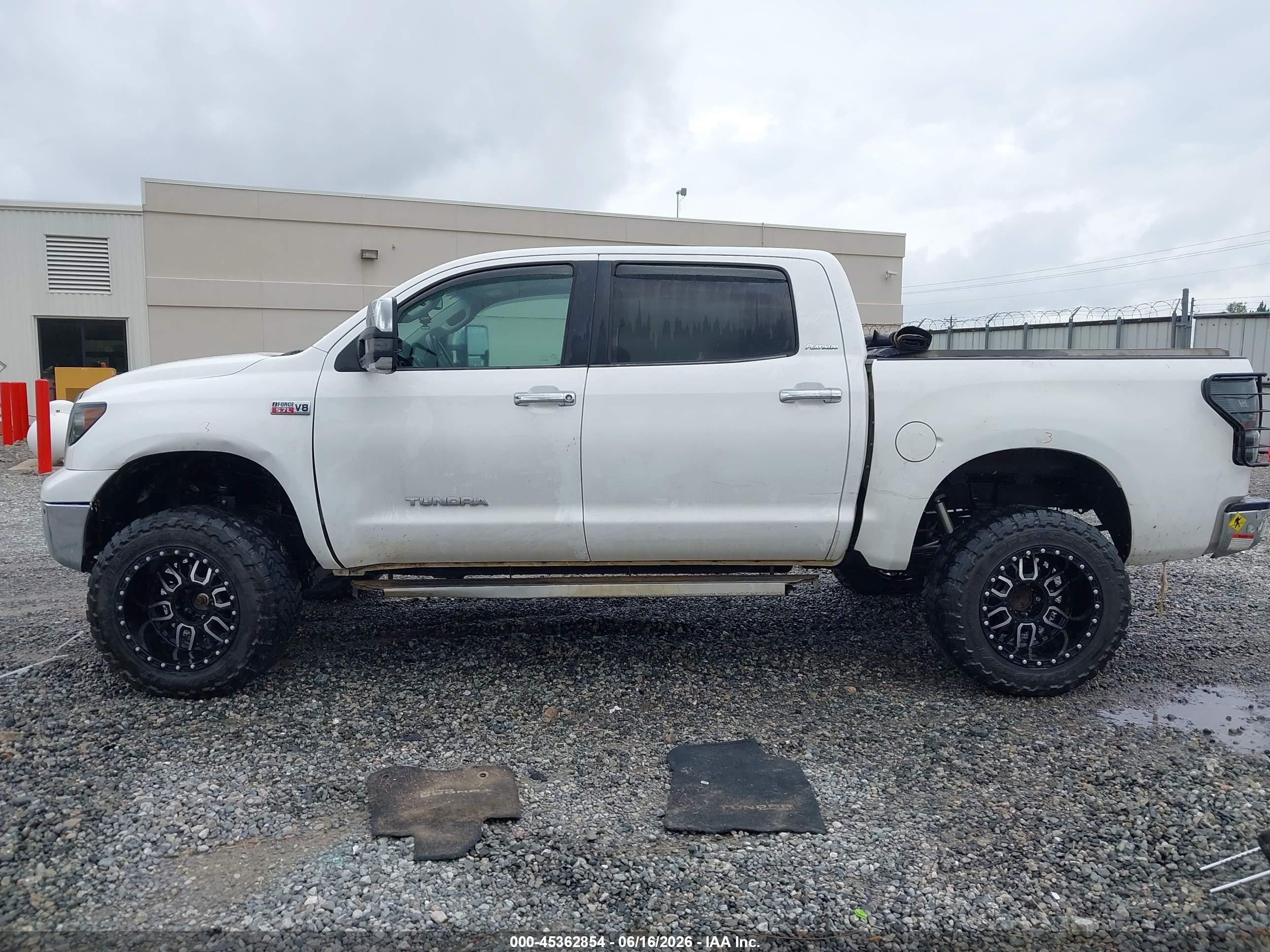 2012 Toyota Tundra Limited 5.7l V8 White vin: 5TFHW5F11CX248963
