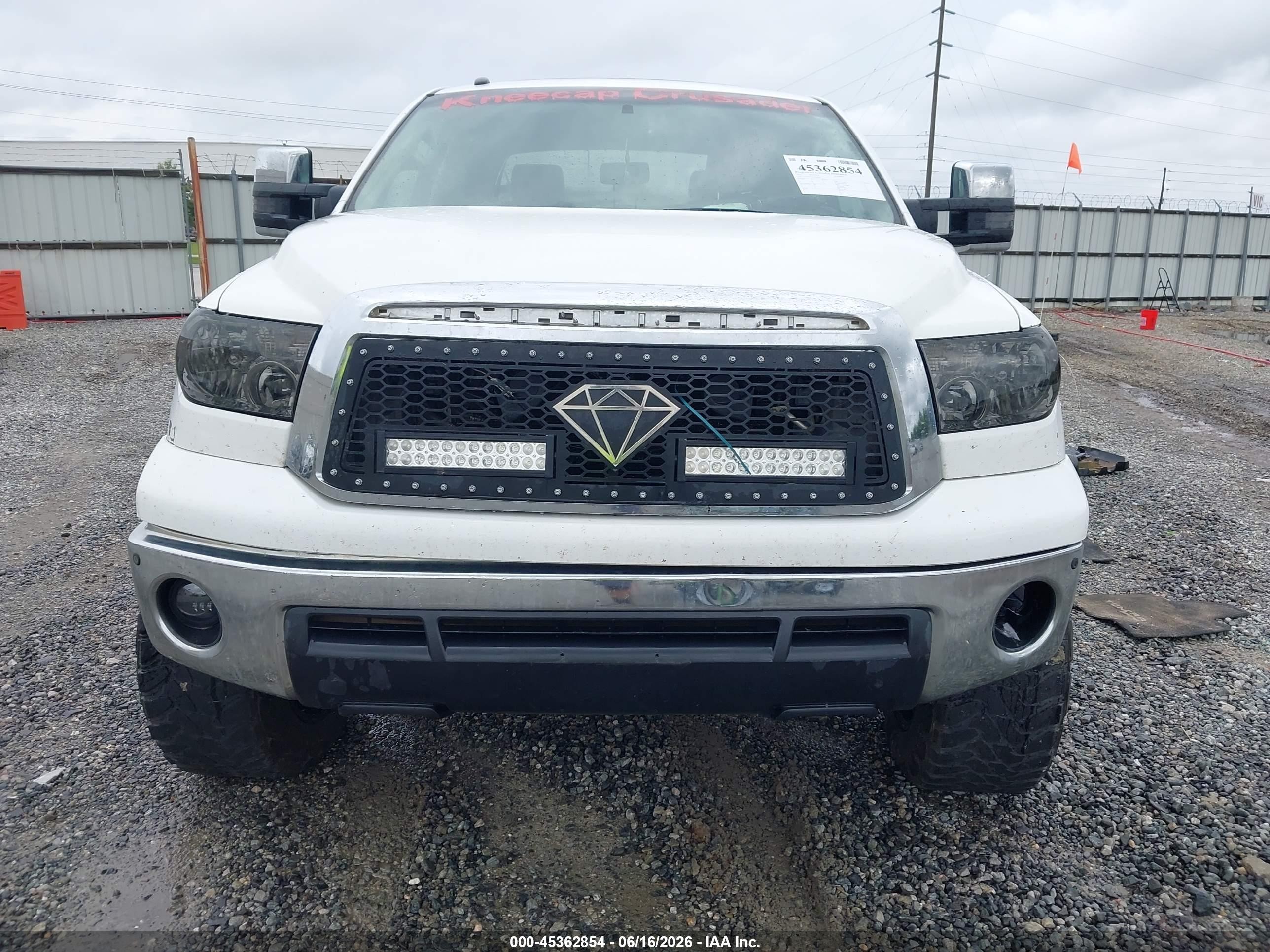2012 Toyota Tundra Limited 5.7l V8 White vin: 5TFHW5F11CX248963
