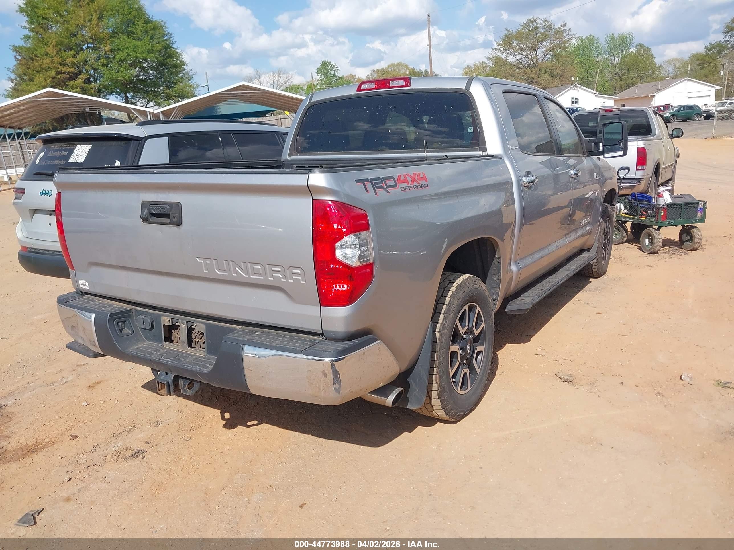 2018 Toyota Tundra Limited 5.7l V8 Silver vin: 5TFHW5F11JX704361