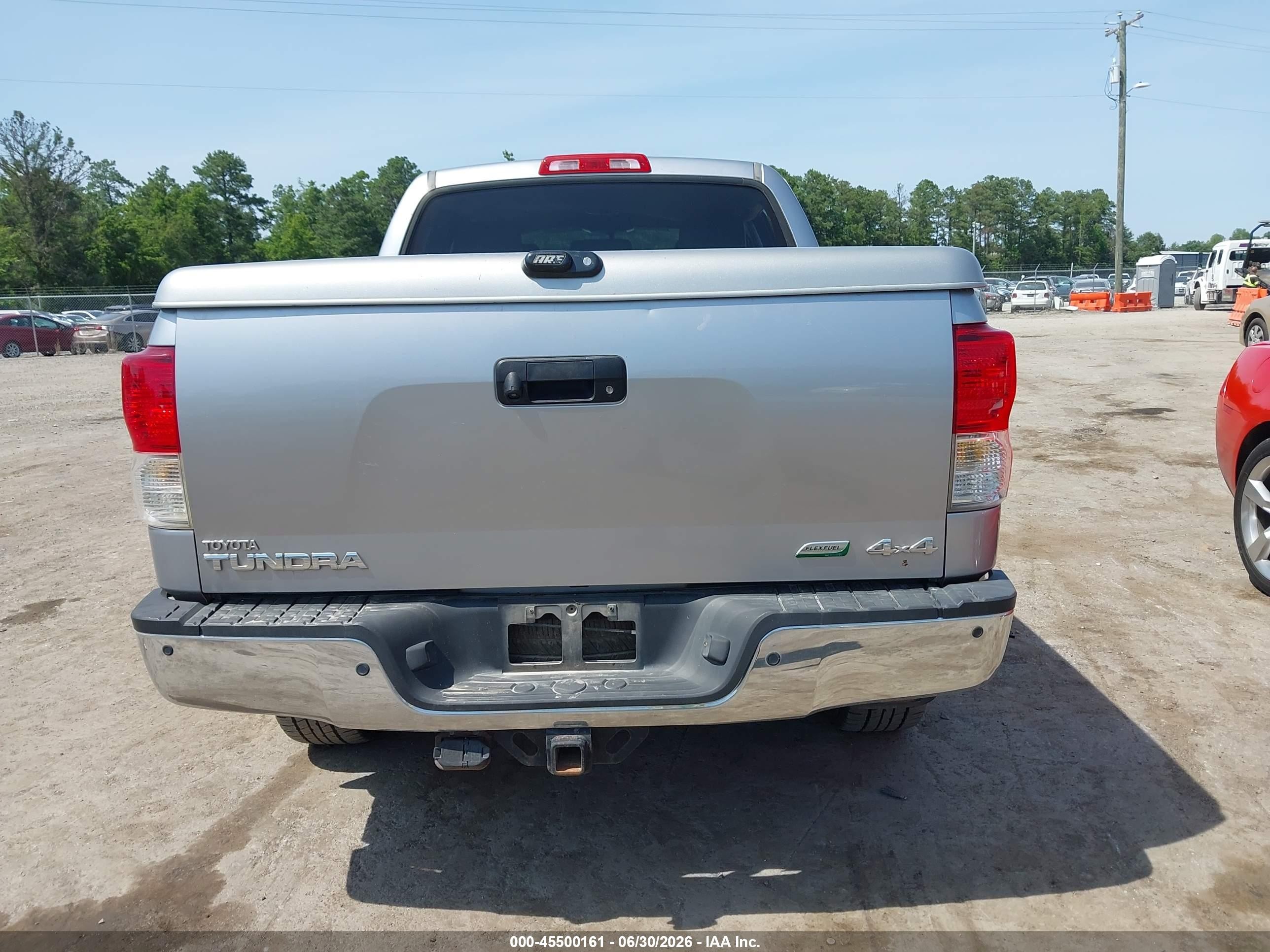 2010 Toyota Tundra Limited 5.7l V8 Silver vin: 5TFHW5F13AX123217
