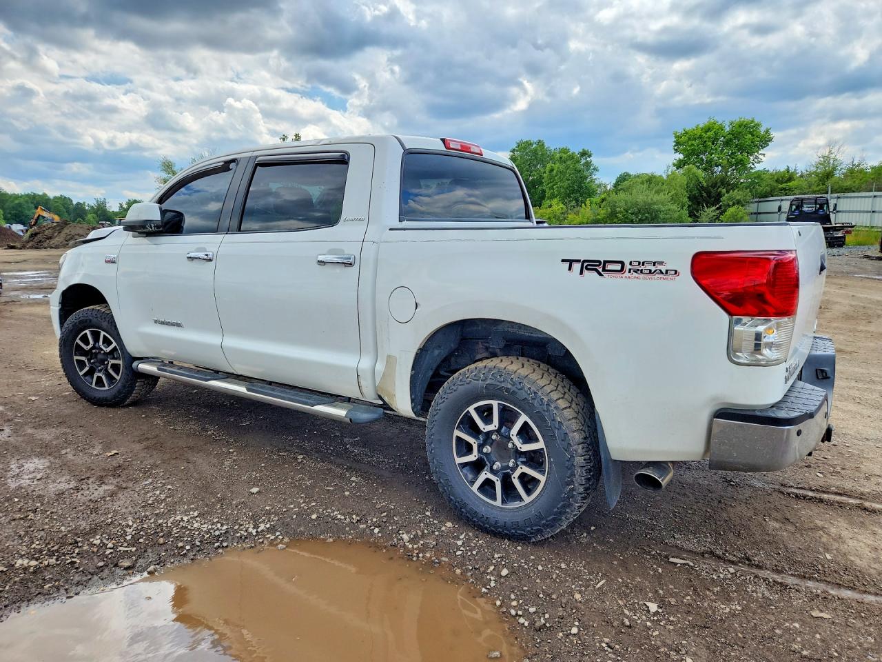 2011 Toyota Tundra Crewmax Limited White vin: 5TFHW5F14BX171097