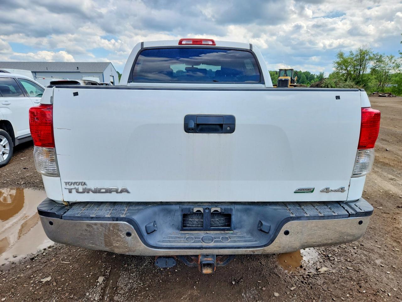 2011 Toyota Tundra Crewmax Limited White vin: 5TFHW5F14BX171097
