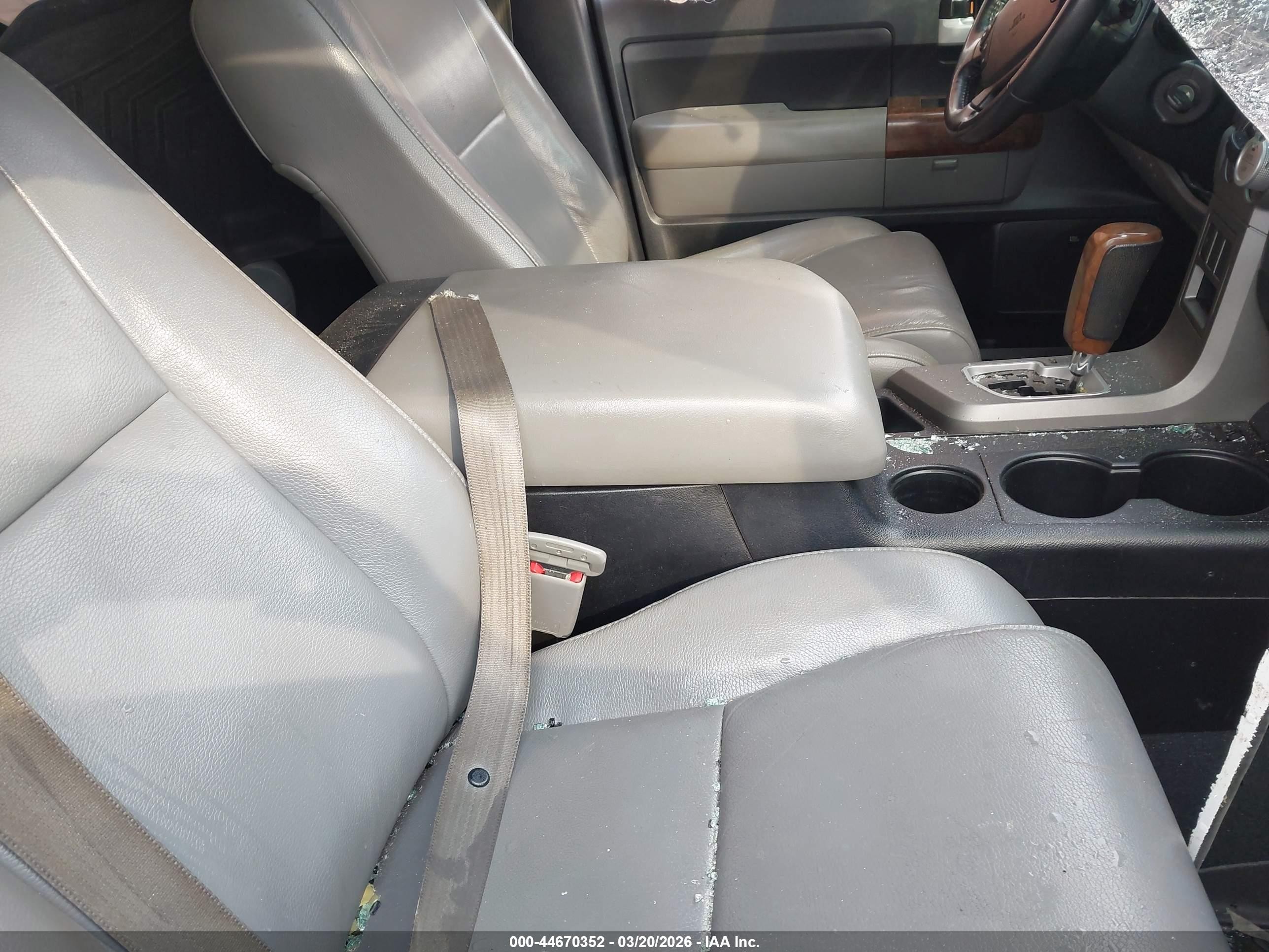 2012 Toyota Tundra Limited 5.7l V8 White vin: 5TFHW5F14CX243336