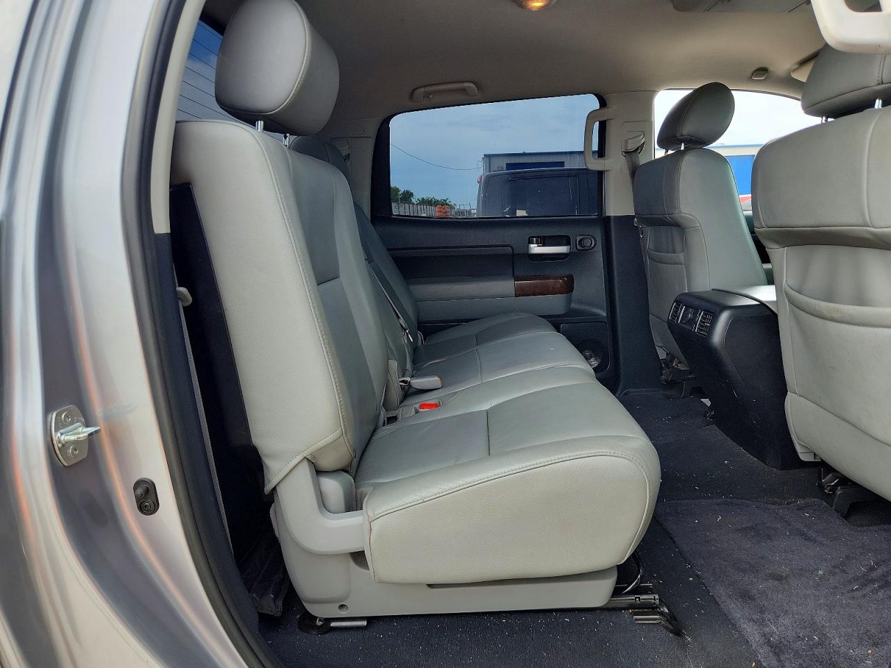 2012 Toyota Tundra Crewmax Limited Silver vin: 5TFHW5F14CX248682