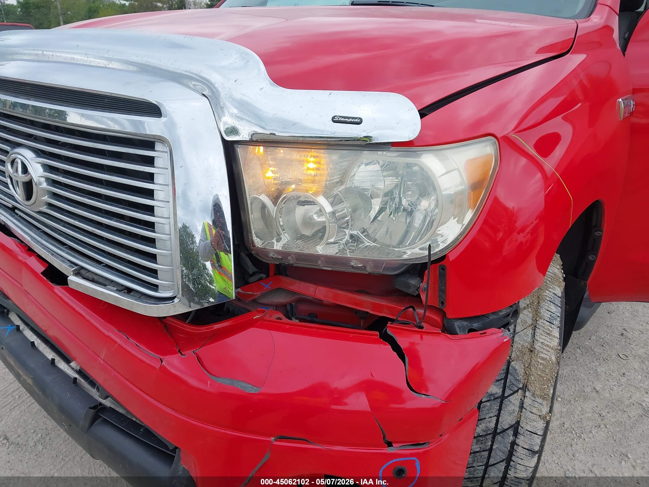 2010 Toyota Tundra Limited 5.7l V8 Red vin: 5TFHW5F15AX157935