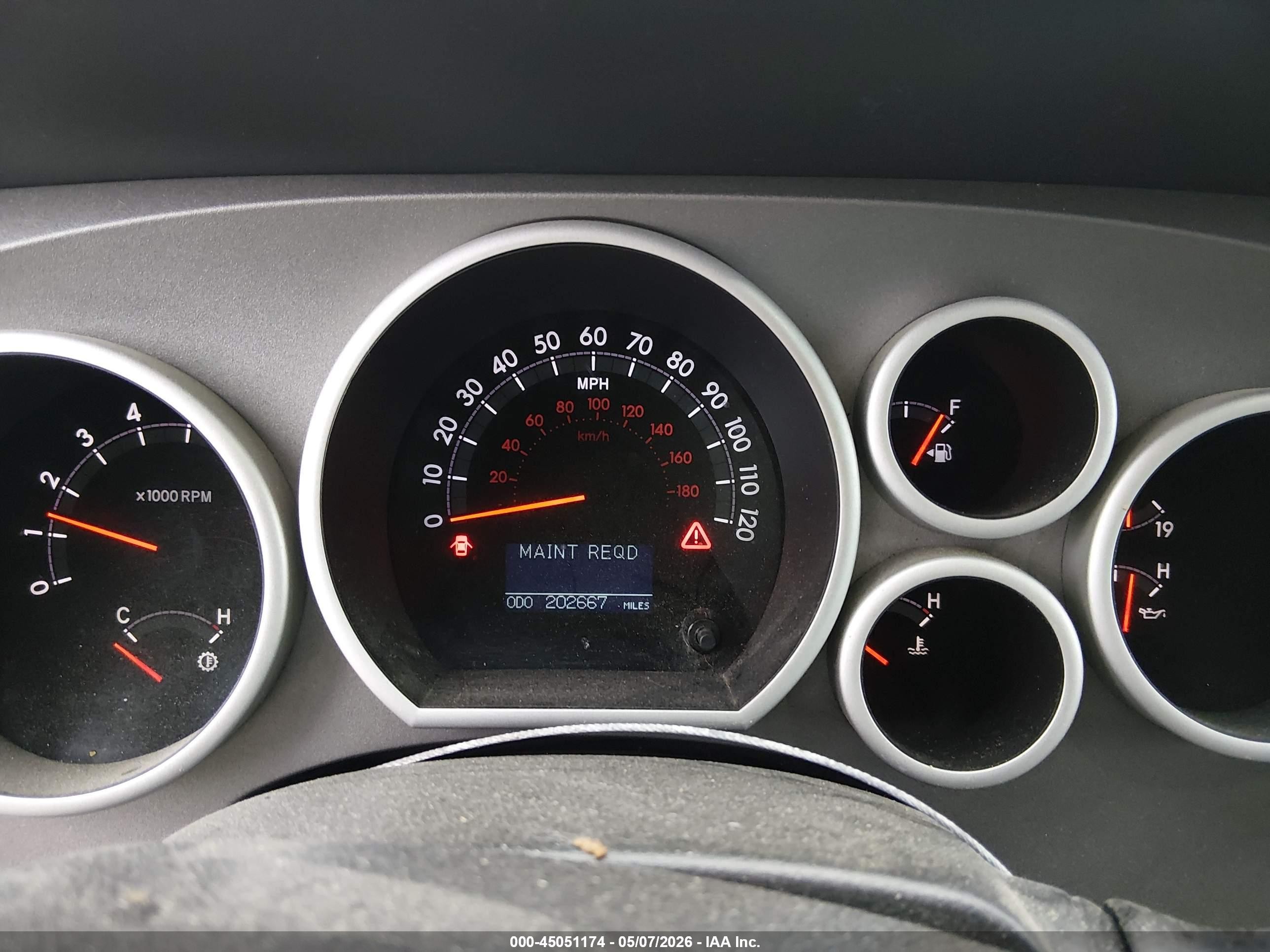 2011 Toyota Tundra Limited 5.7l V8 Серебряный vin: 5TFHW5F15BX174607