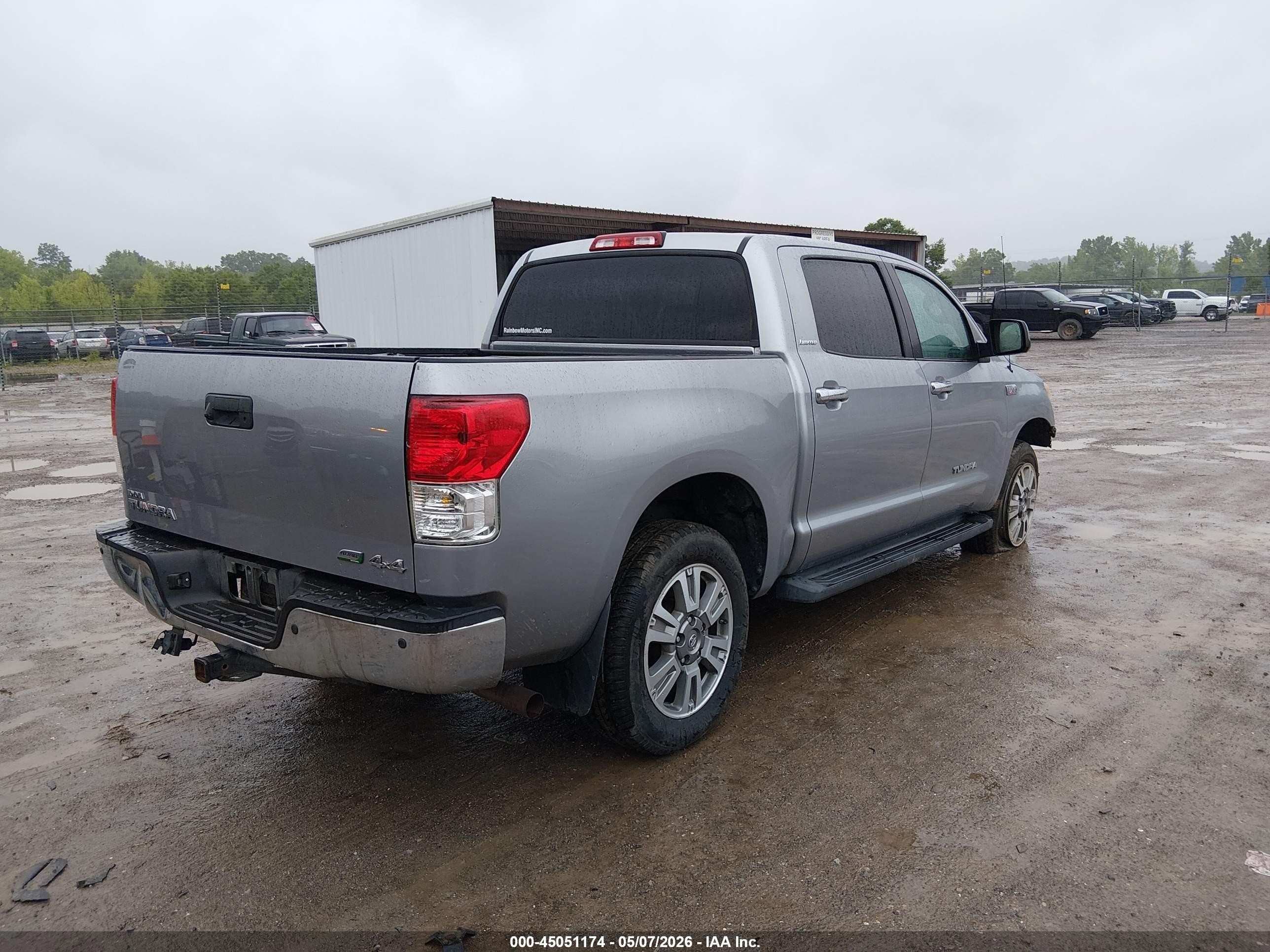 2011 Toyota Tundra Limited 5.7l V8 Серебряный vin: 5TFHW5F15BX174607