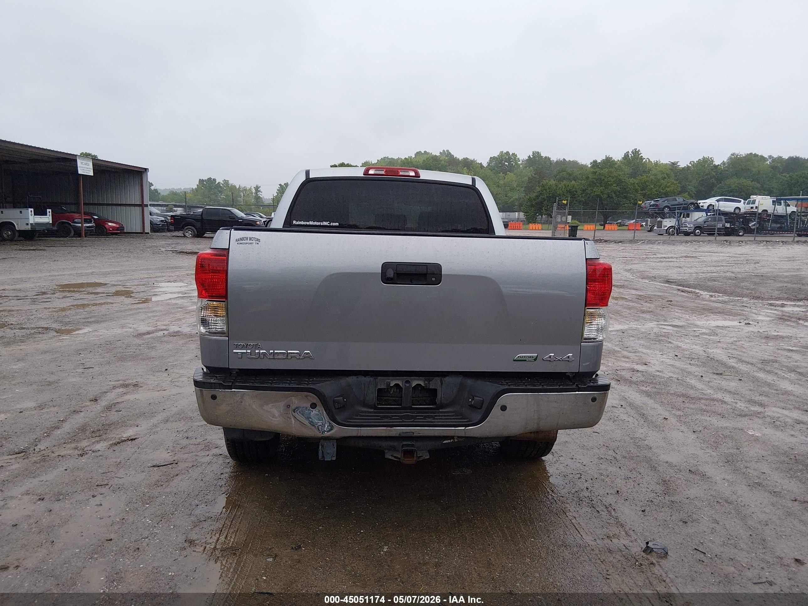 2011 Toyota Tundra Limited 5.7l V8 Серебряный vin: 5TFHW5F15BX174607