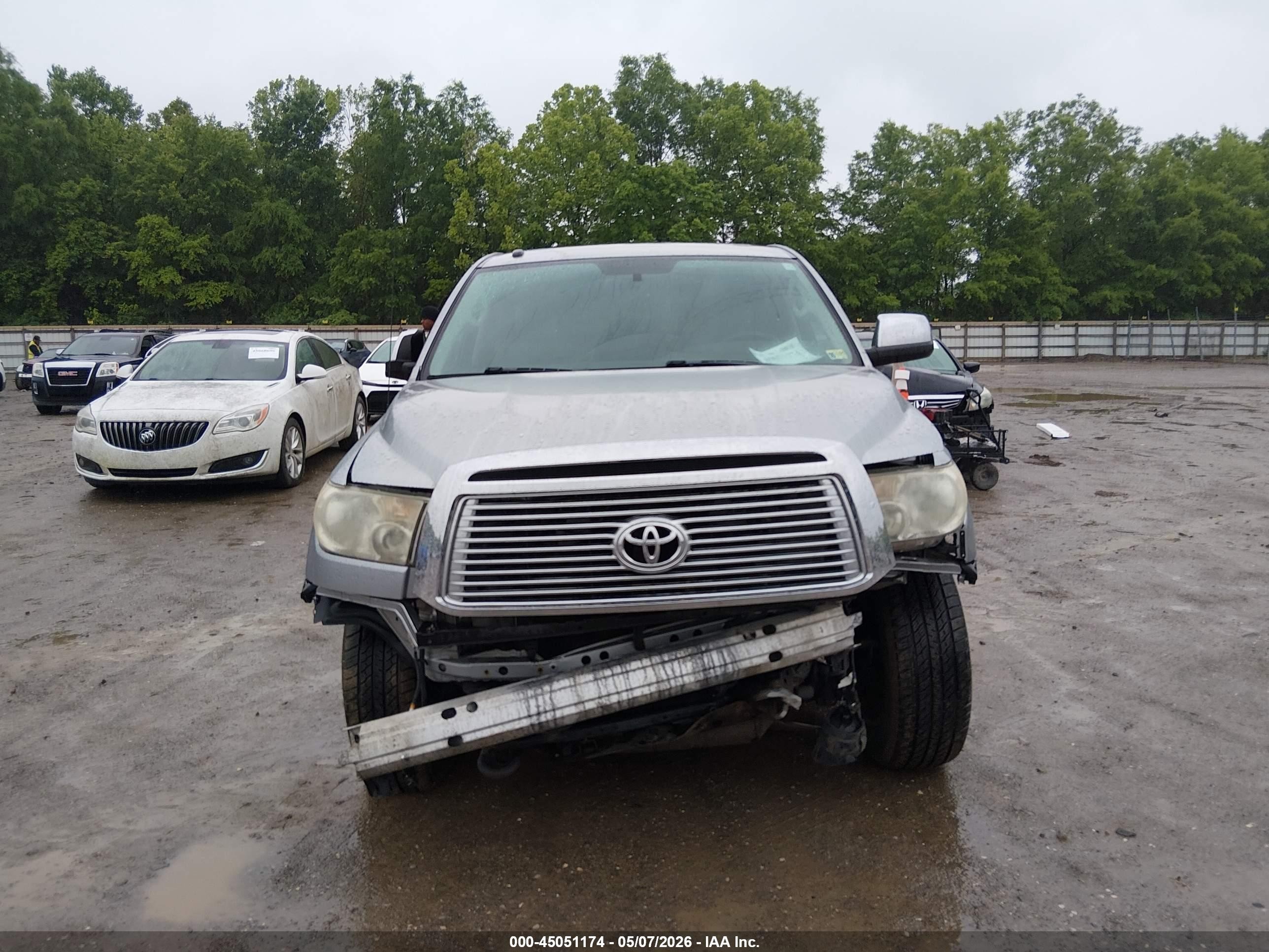 2011 Toyota Tundra Limited 5.7l V8 Серебряный vin: 5TFHW5F15BX174607