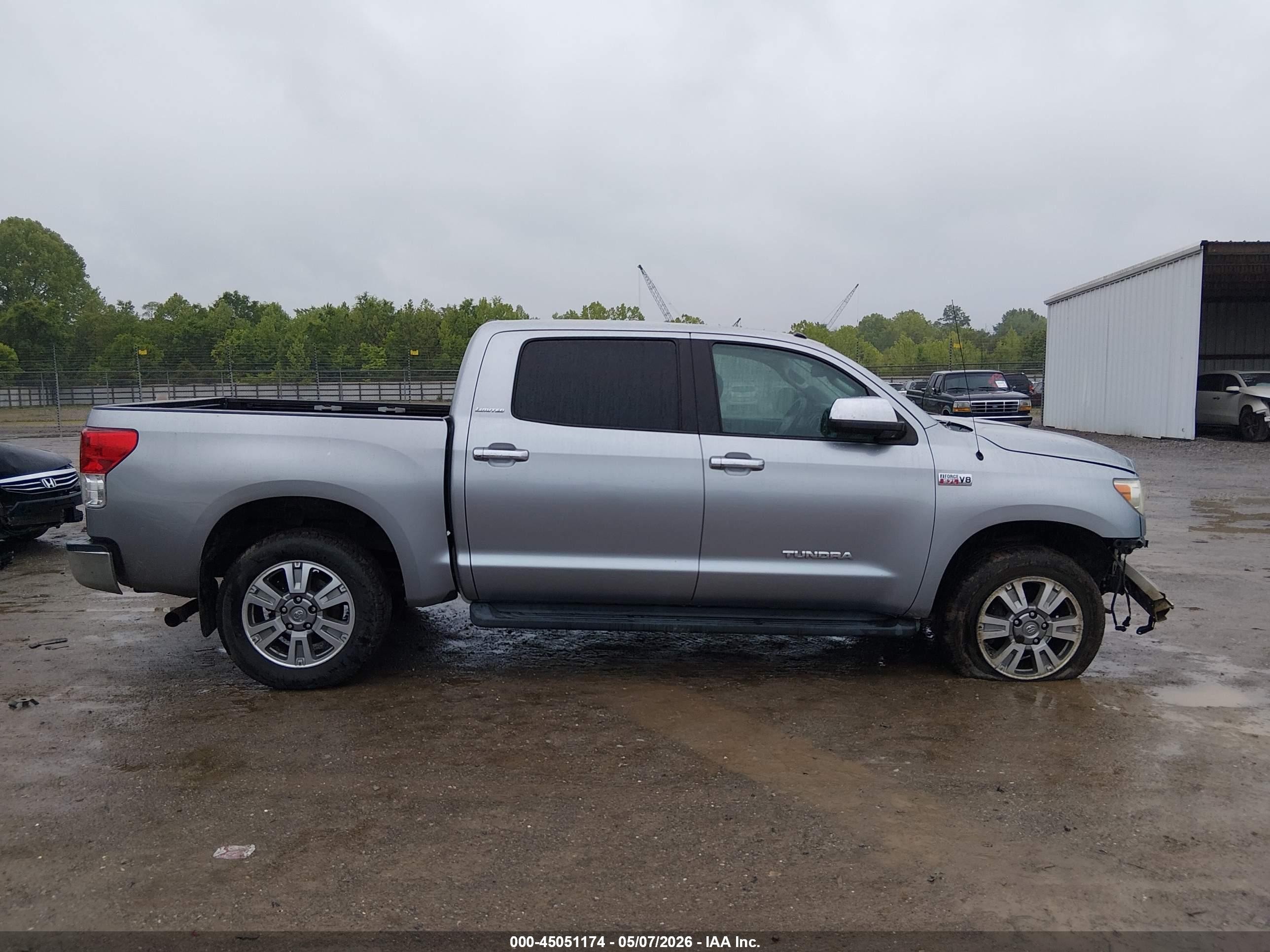 2011 Toyota Tundra Limited 5.7l V8 Серебряный vin: 5TFHW5F15BX174607