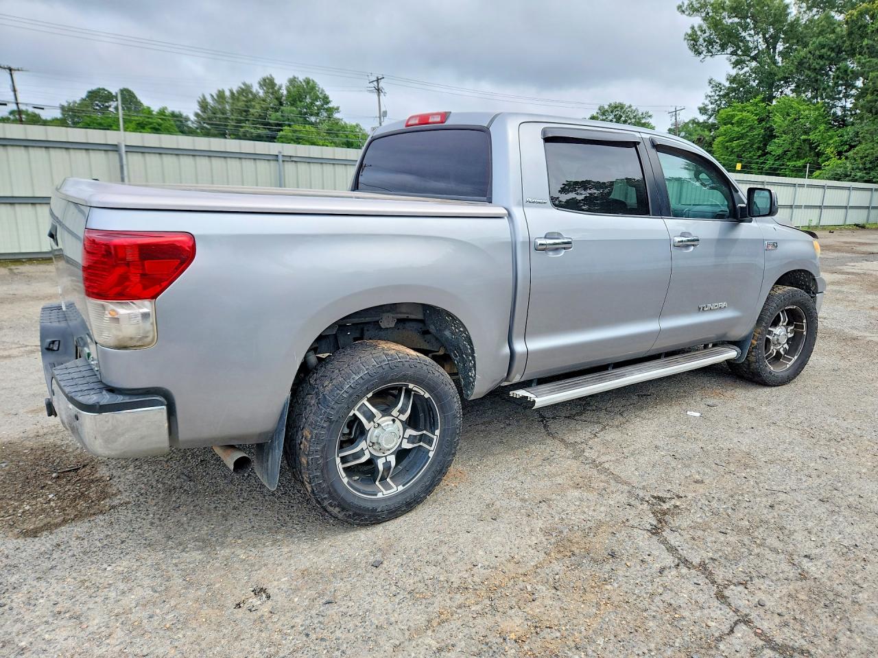 2011 Toyota Tundra Crewmax Limited Серебряный vin: 5TFHW5F17BX194924