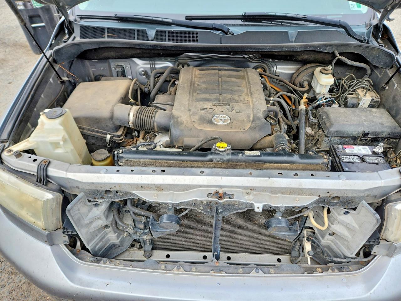 2011 Toyota Tundra Crewmax Limited Серебряный vin: 5TFHW5F17BX194924