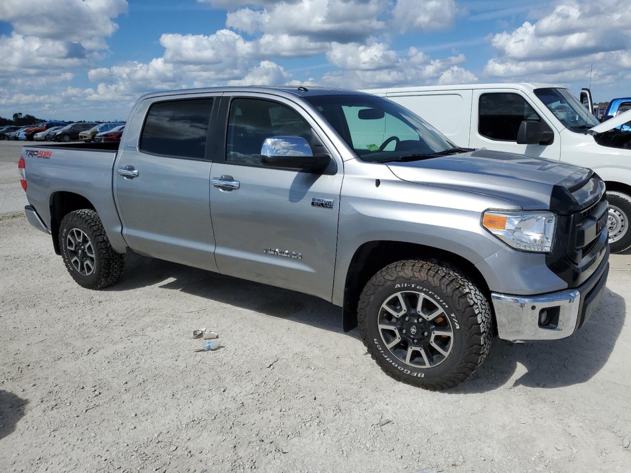 2015 Toyota Tundra Crewmax Limited Silver vin: 5TFHW5F18FX489780