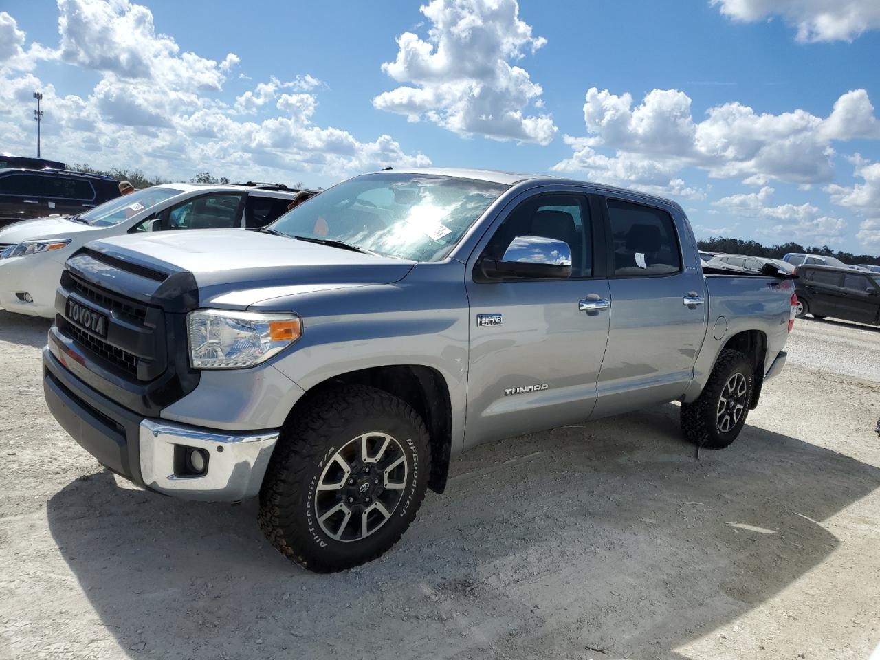 2015 Toyota Tundra Crewmax Limited Серебряный vin: 5TFHW5F18FX489780