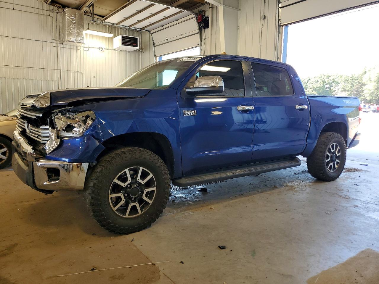 2015 Toyota Tundra Crewmax Limited Blue vin: 5TFHW5F19FX434092