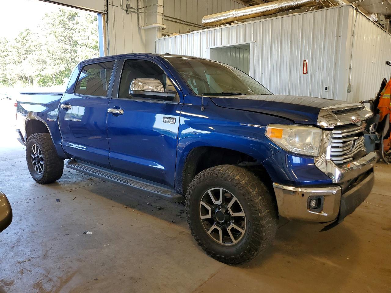 2015 Toyota Tundra Crewmax Limited Blue vin: 5TFHW5F19FX434092