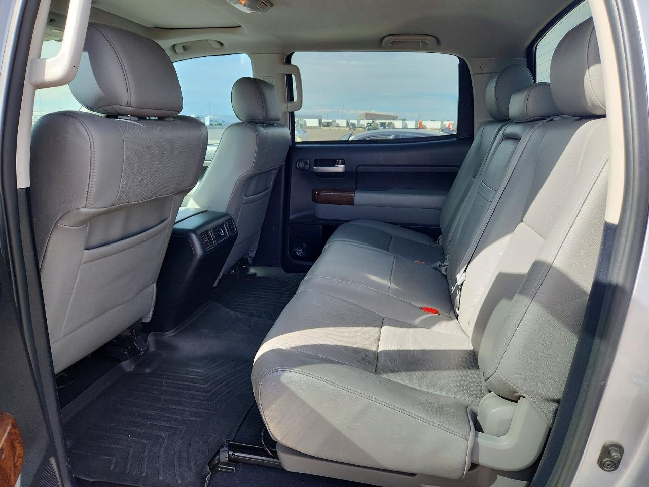 2012 Toyota Tundra Crewmax Limited Silver vin: 5TFHY5F12CX258735