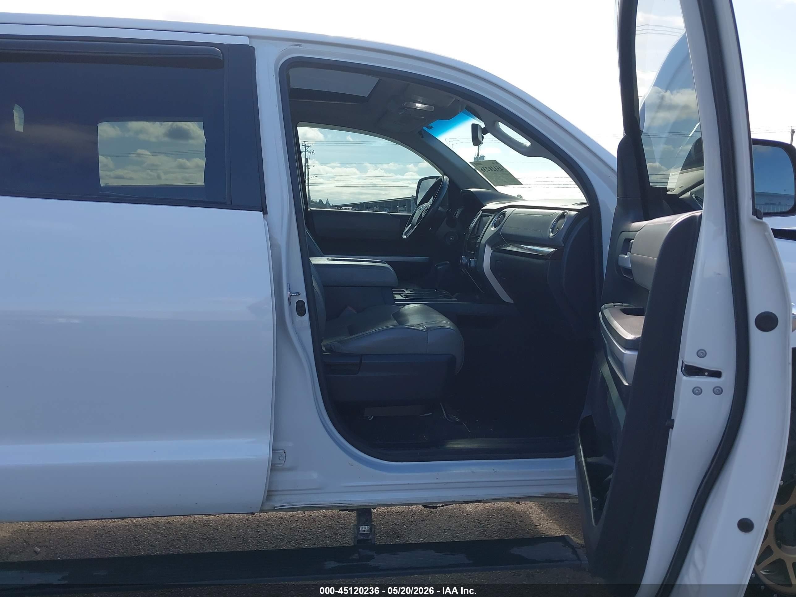 2014 Toyota Tundra Limited 5.7l V8 White vin: 5TFHY5F13EX343084