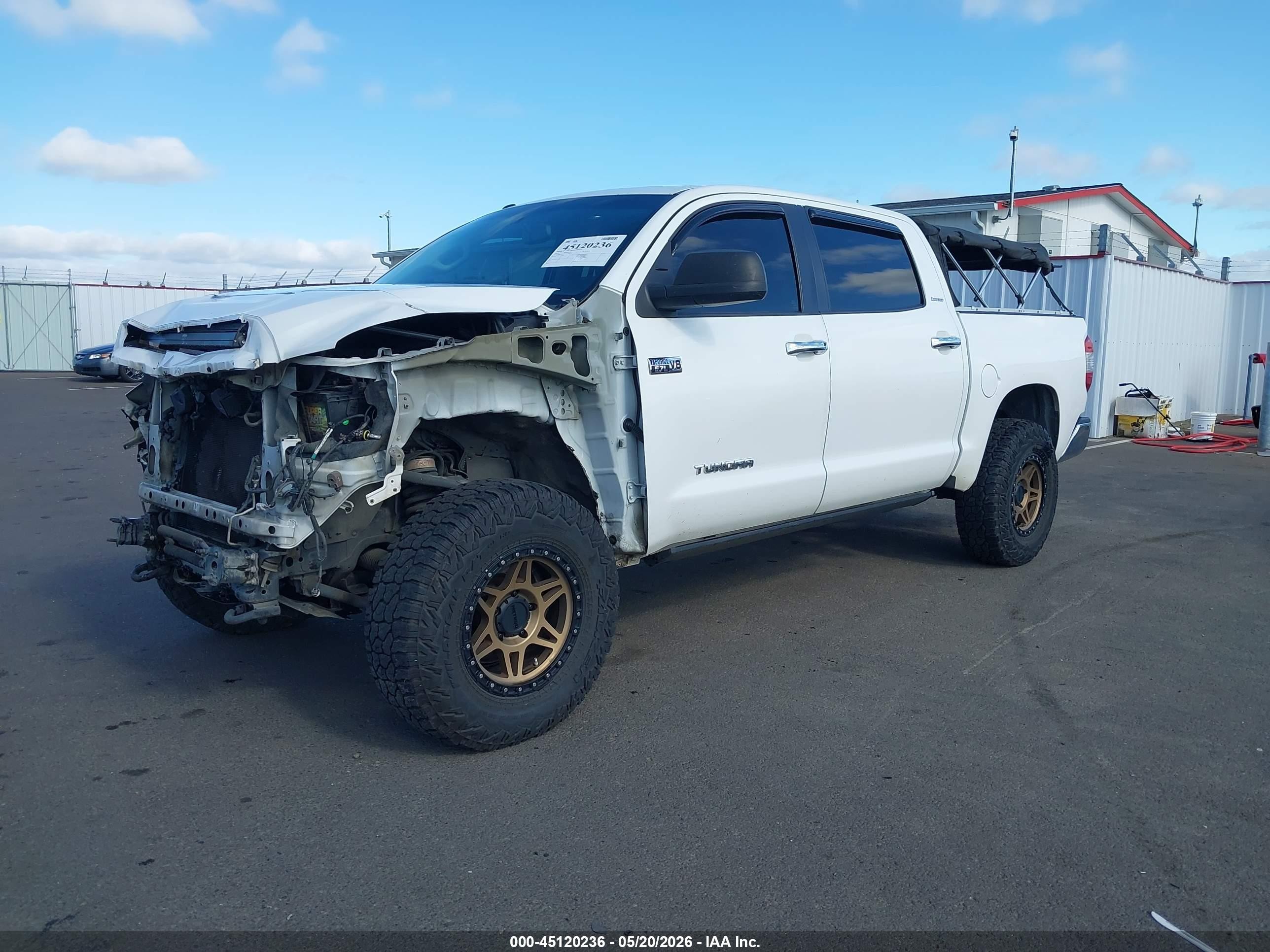 2014 Toyota Tundra Limited 5.7l V8 White vin: 5TFHY5F13EX343084