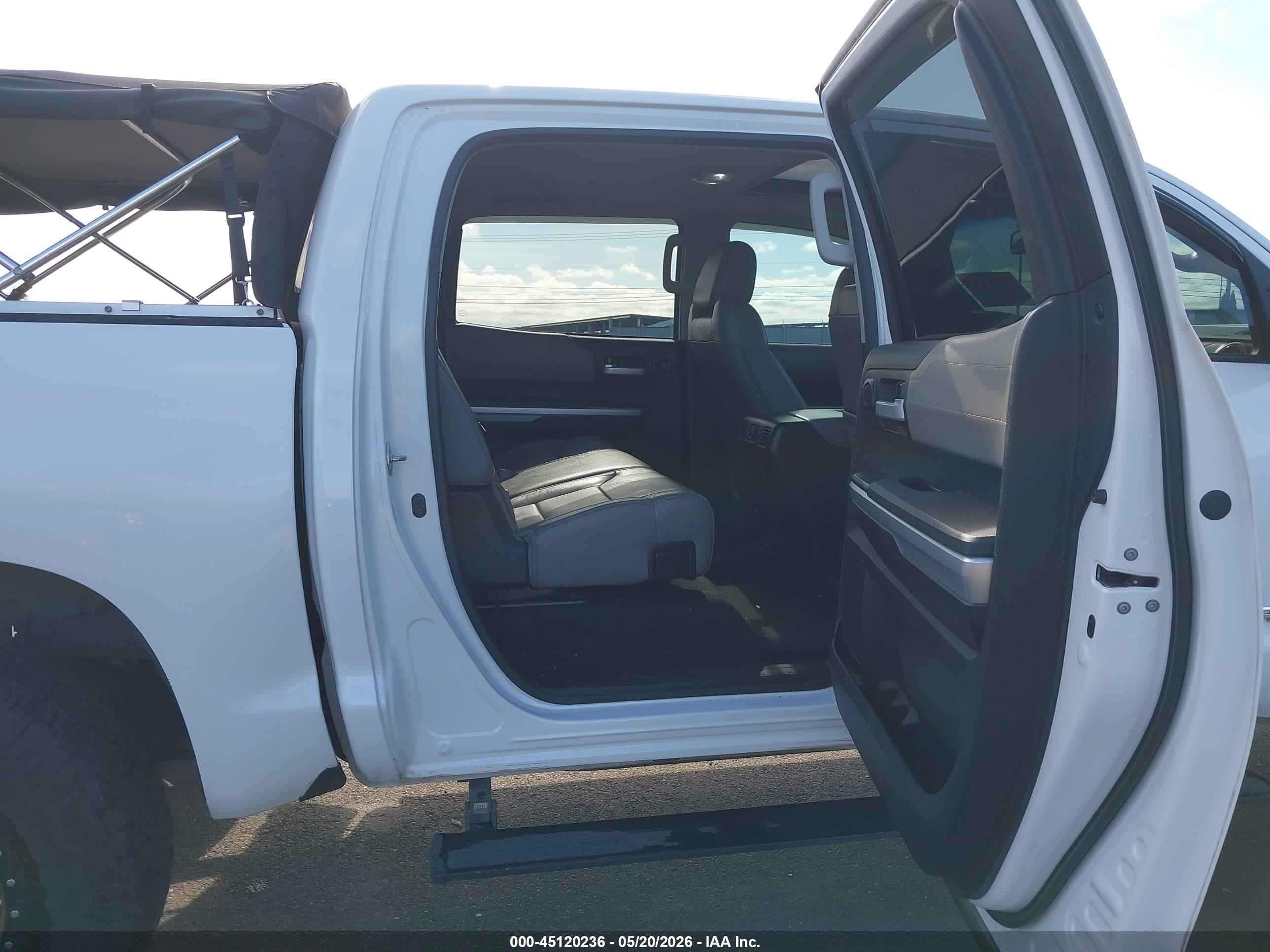2014 Toyota Tundra Limited 5.7l V8 White vin: 5TFHY5F13EX343084