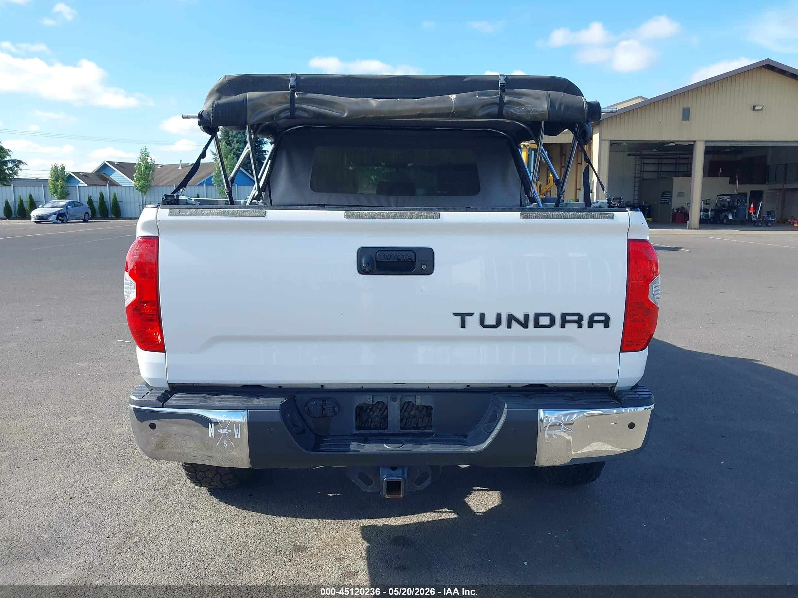 2014 Toyota Tundra Limited 5.7l V8 White vin: 5TFHY5F13EX343084