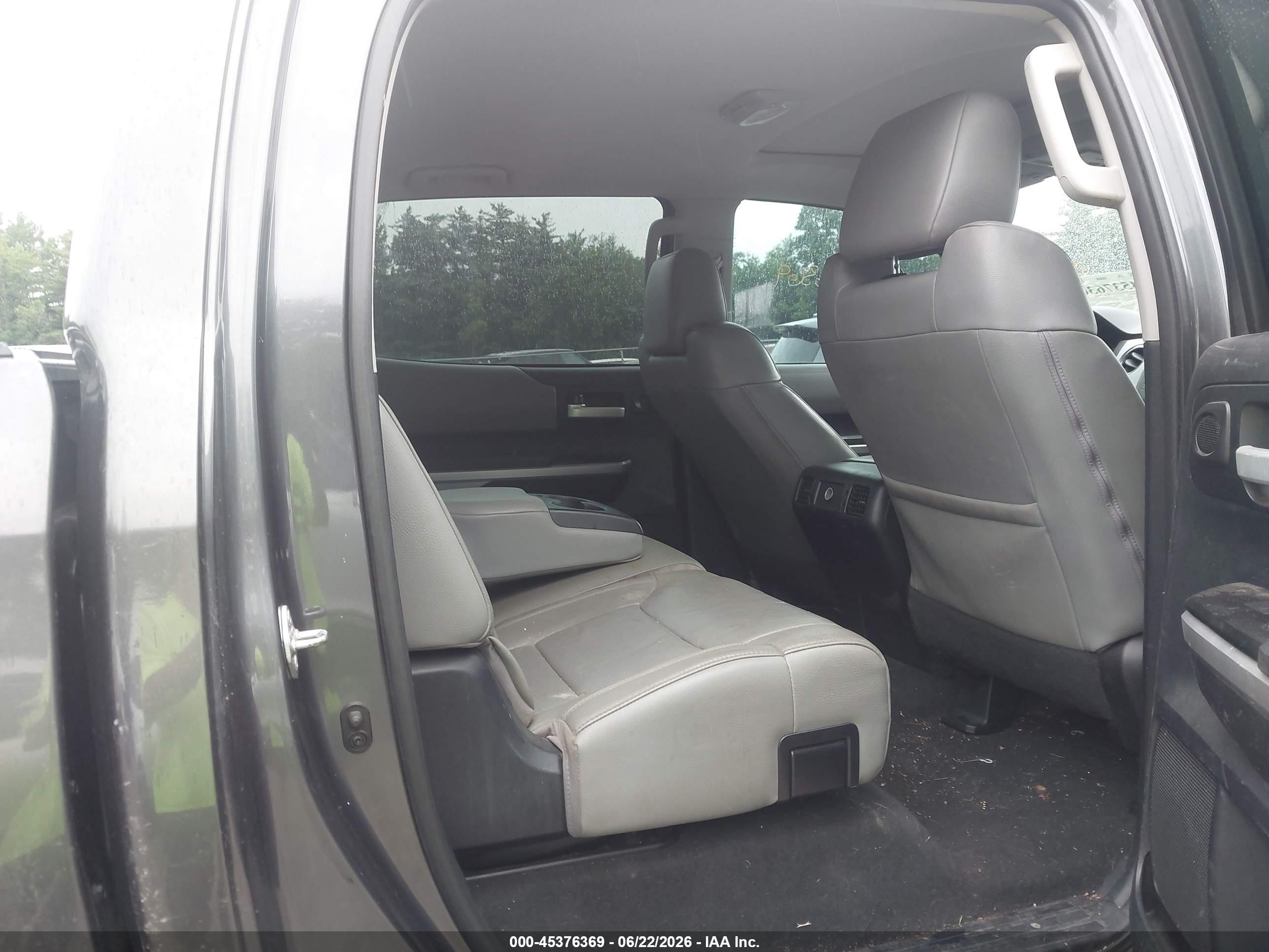 2014 Toyota Tundra Limited 5.7l V8 Серый vin: 5TFHY5F15EX324472