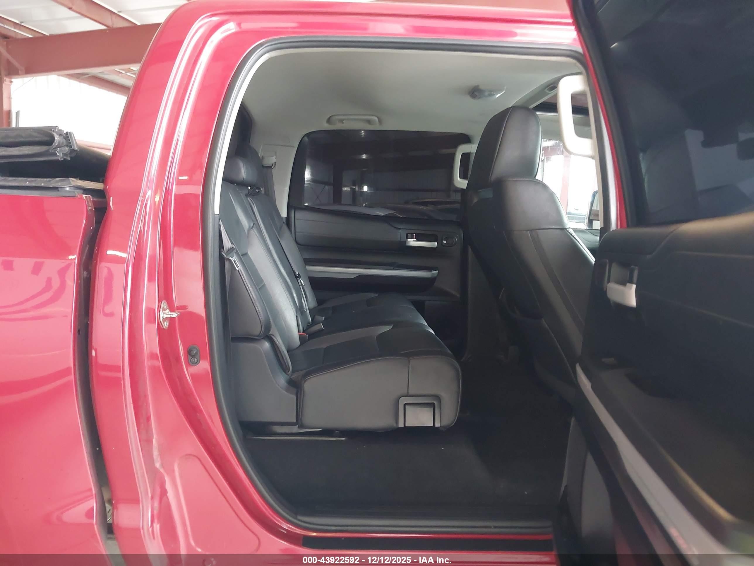 2019 Toyota Tundra Limited 5.7l V8 Red vin: 5TFHY5F16KX837578