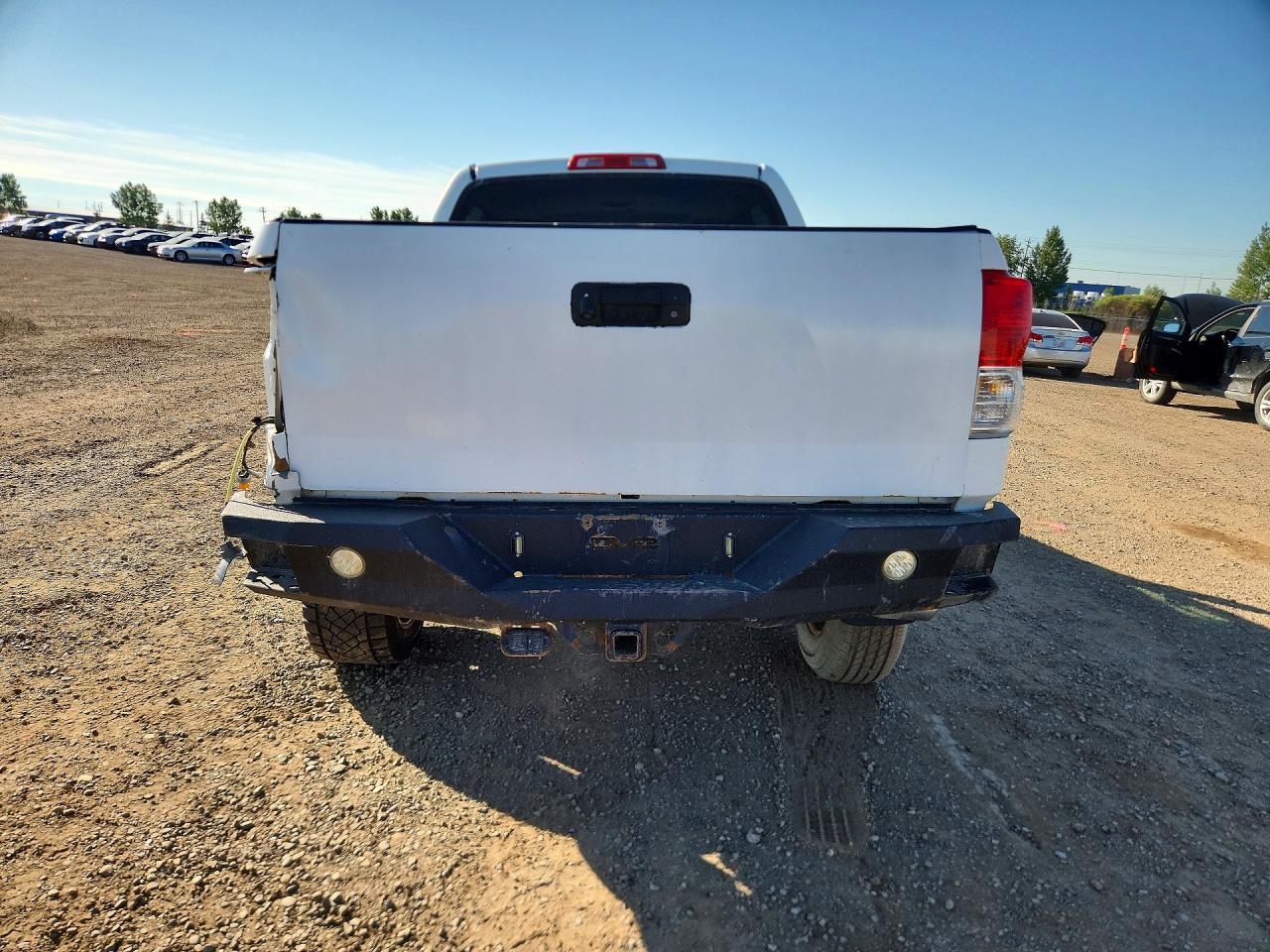 2010 Toyota Tundra Crewmax Limited White vin: 5TFHY5F18AX119867