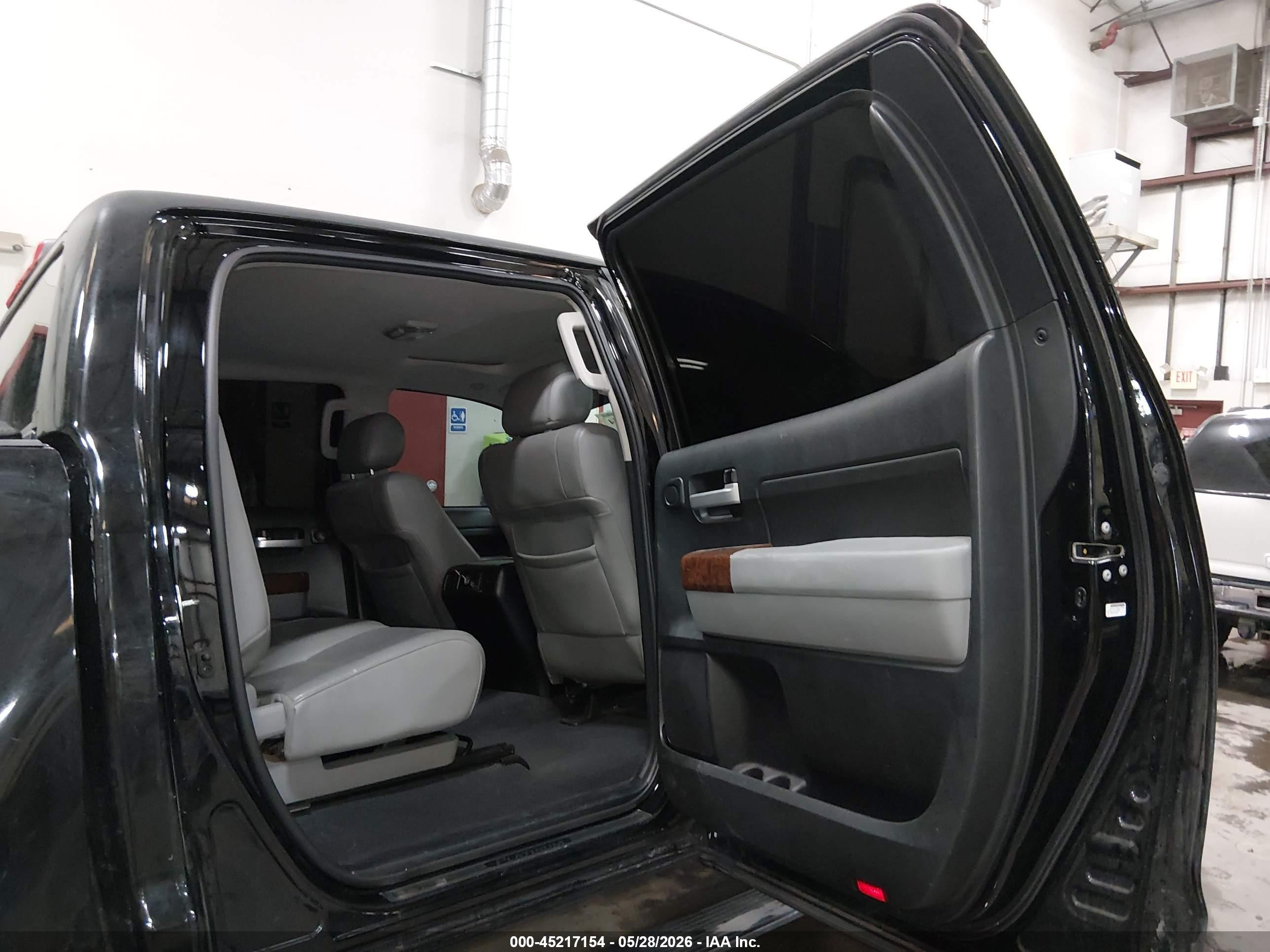 2012 Toyota Tundra Crewmax Limited Черный vin: 5TFHY5F18CX245990