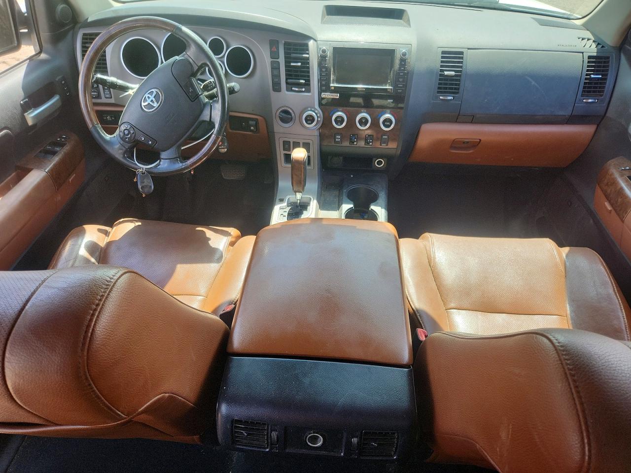 2012 Toyota Tundra Crewmax Limited Белый vin: 5TFHY5F18CX256536