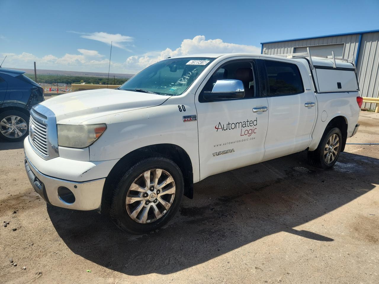 2012 Toyota Tundra Crewmax Limited Белый vin: 5TFHY5F18CX256536 Damage: Left Front Fender, Peeling, > 12 Inches