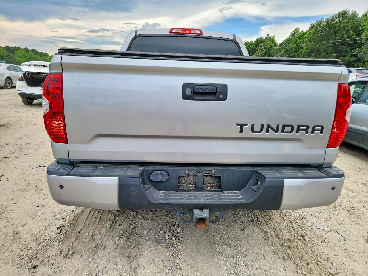 2014 Toyota Tundra Crewmax Limited Silver vin: 5TFHY5F19EX374680
