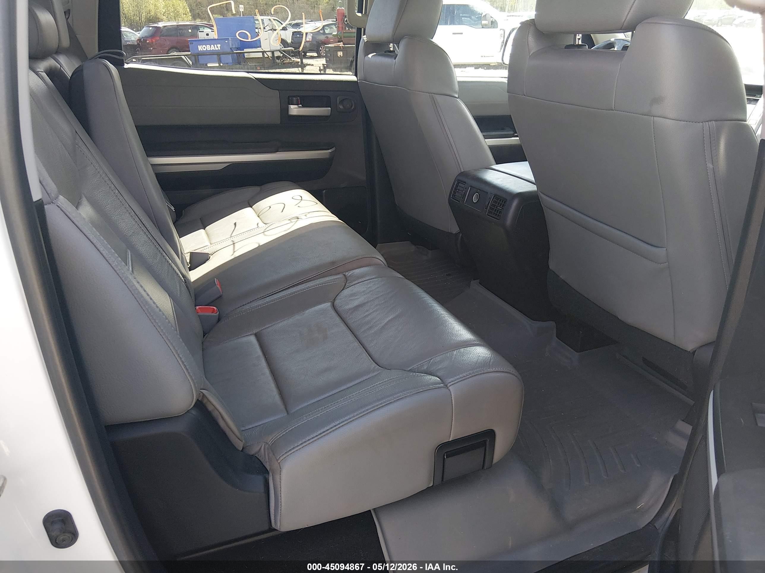 2015 Toyota Tundra Limited 5.7l V8 White vin: 5TFHY5F1XFX489287