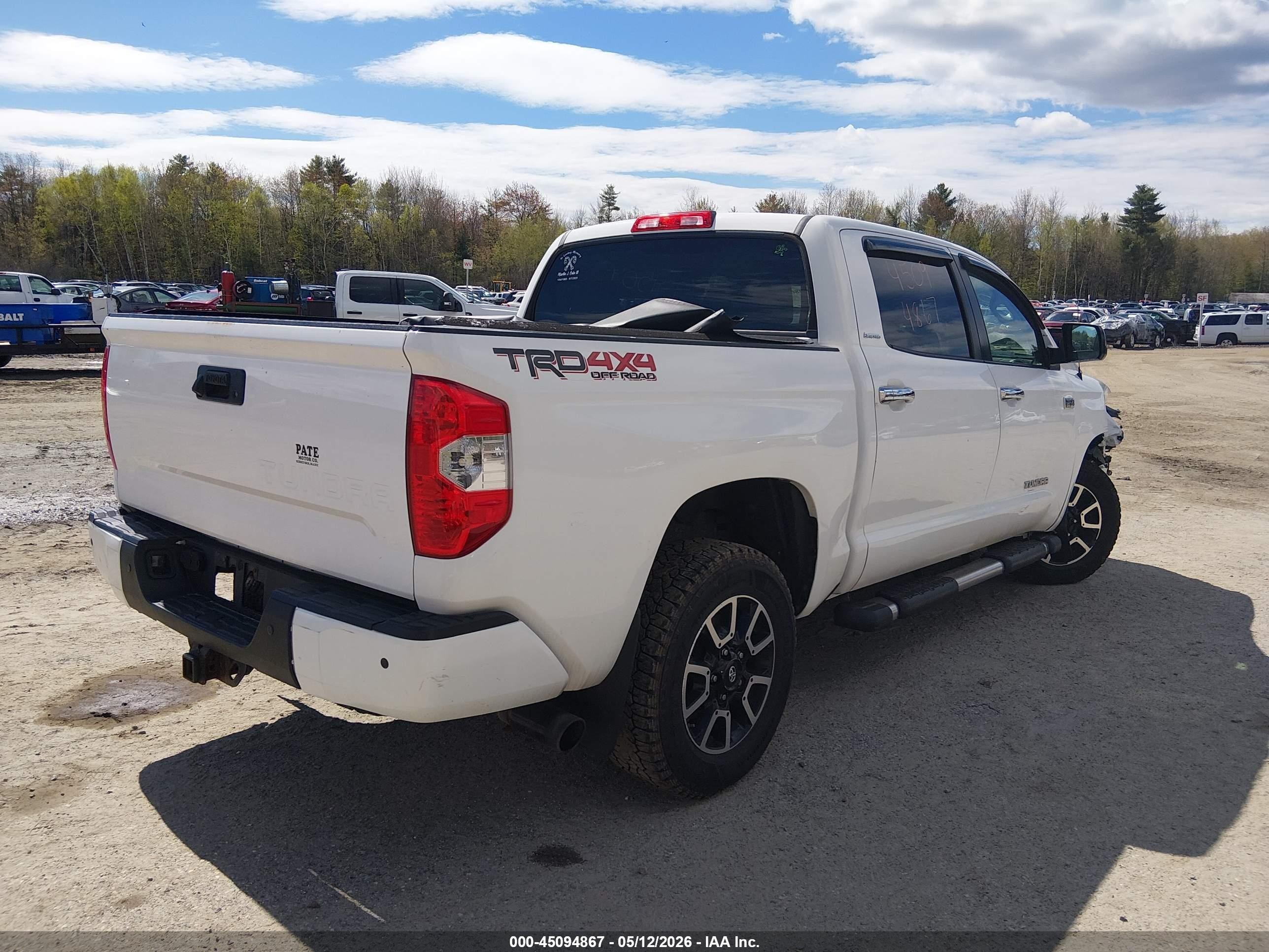 2015 Toyota Tundra Limited 5.7l V8 White vin: 5TFHY5F1XFX489287