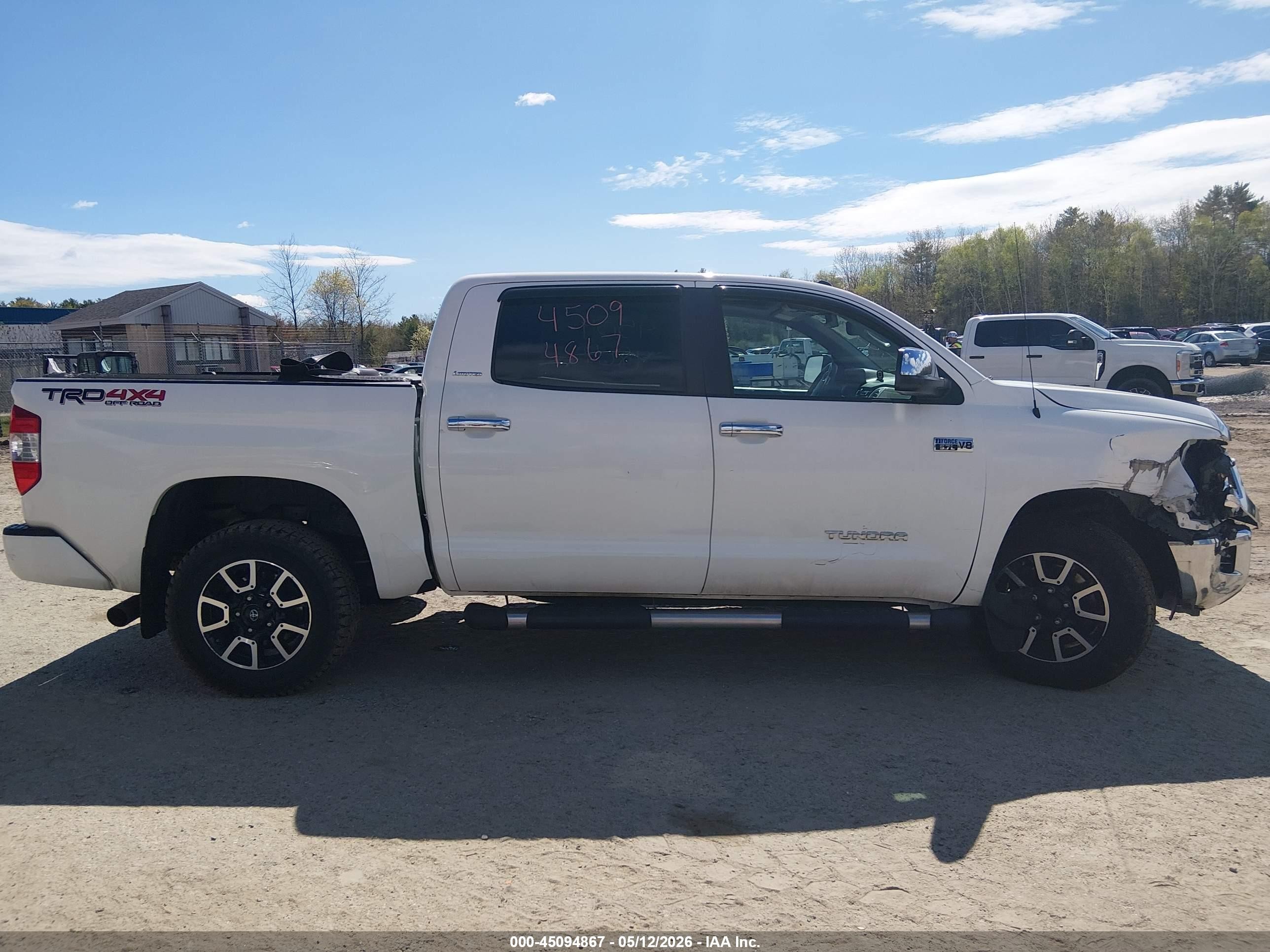 2015 Toyota Tundra Limited 5.7l V8 White vin: 5TFHY5F1XFX489287