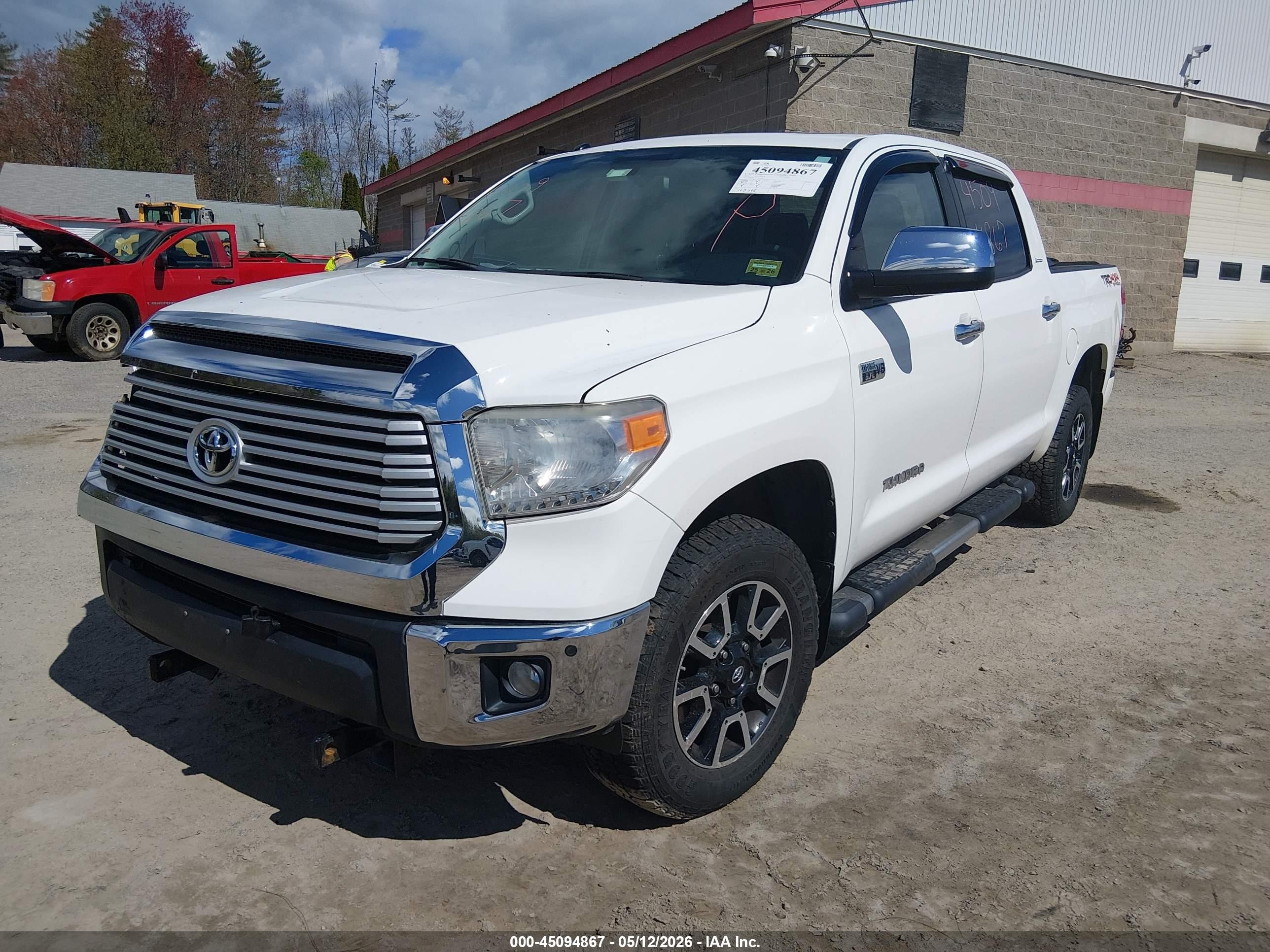 2015 Toyota Tundra Limited 5.7l V8 White vin: 5TFHY5F1XFX489287