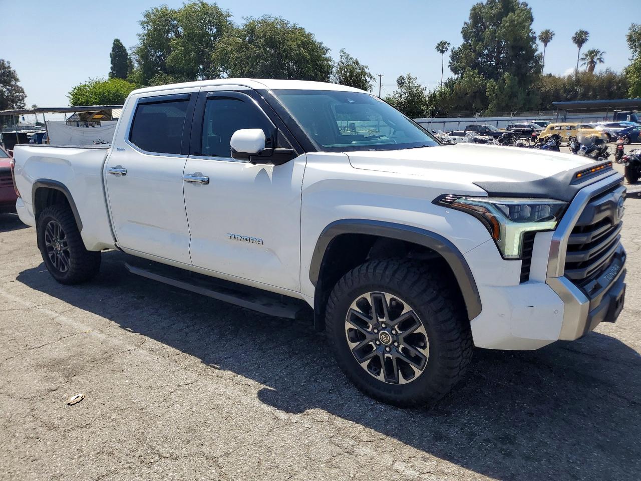 2022 Toyota Tundra Crewmax Limited White vin: 5TFJA5BC3NX001048
